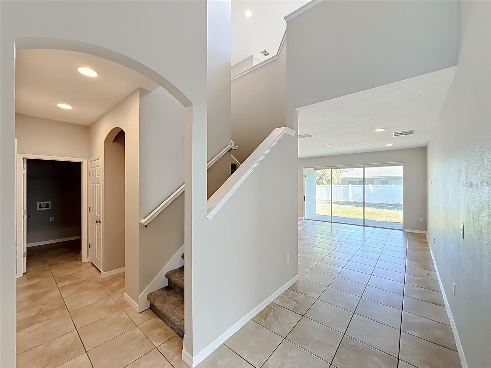 Single Family Residence at 3319 BETHPAGE LOOP, MOUNT DORA, photo 3 of 44