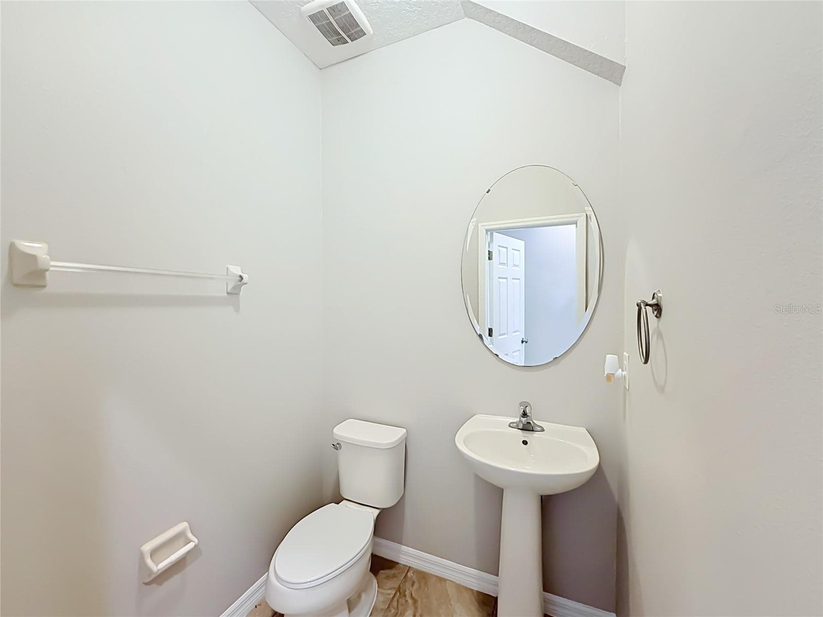 Single Family Residence at 3319 BETHPAGE LOOP, MOUNT DORA, photo 11 of 44
