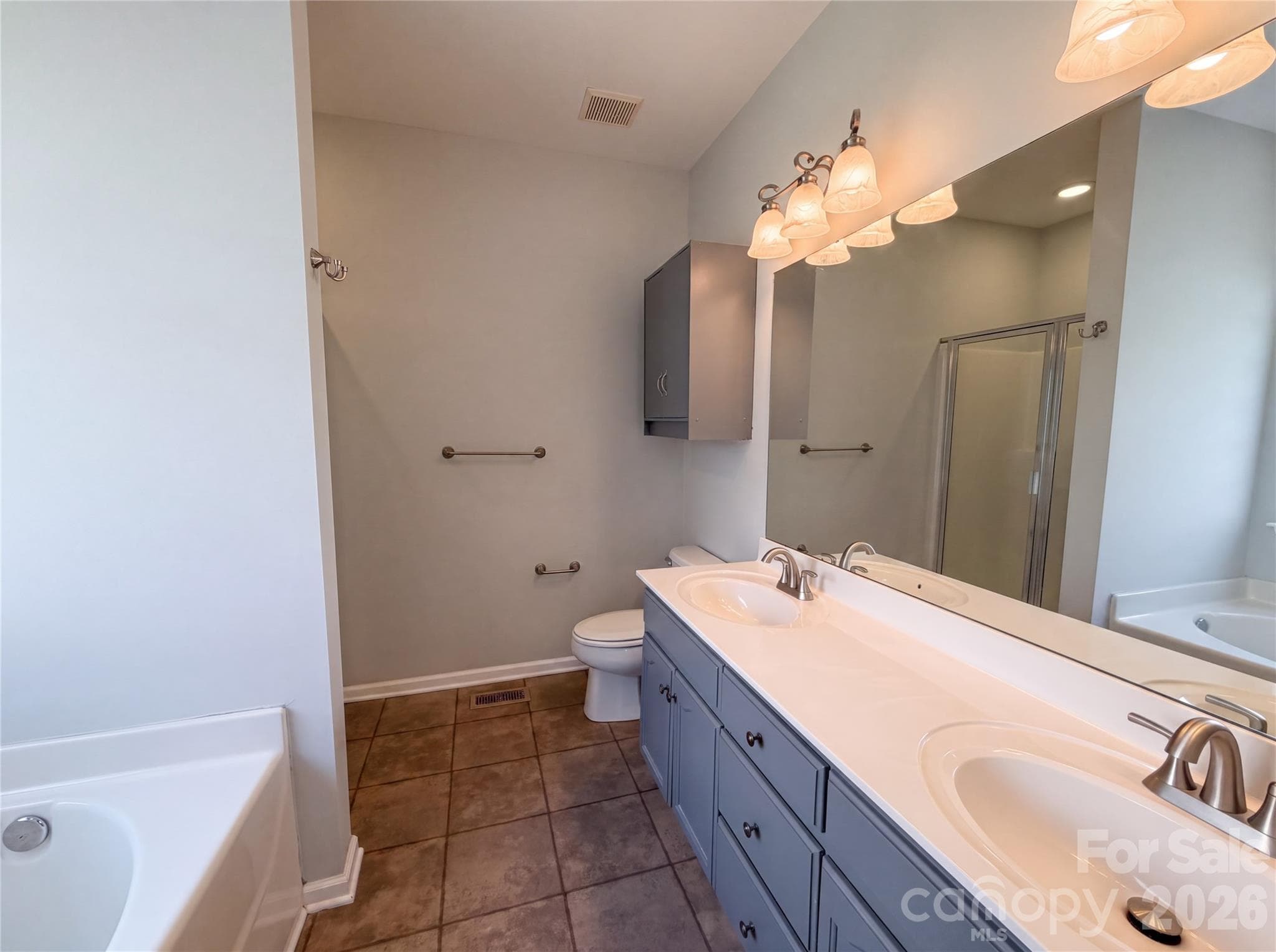 Single Family Residence at 209 Silver Birch Lane, Mount Holly, photo 11 of 19