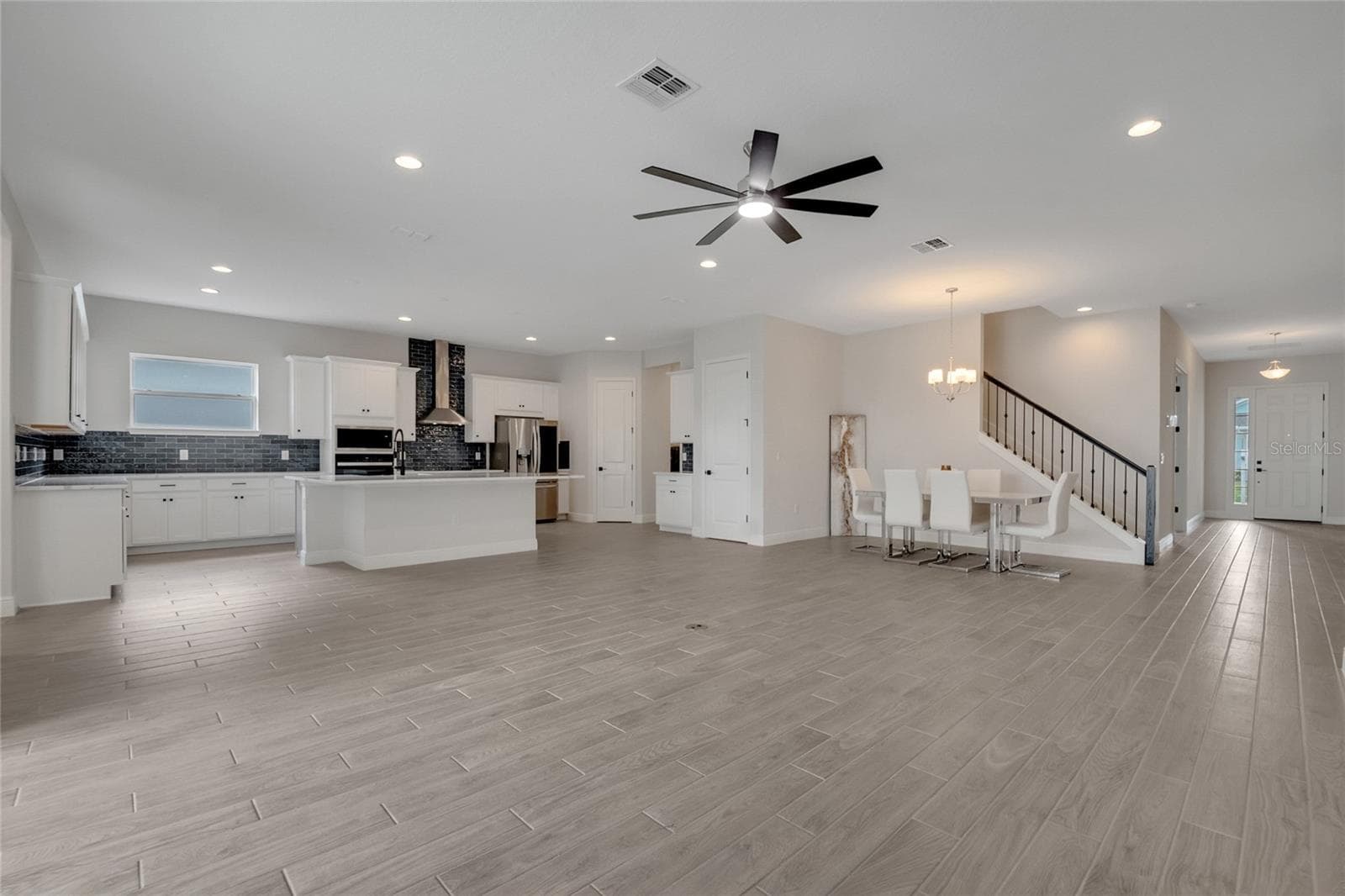 kitchen/living - 19062 BLUELEAF ST, ORLANDO