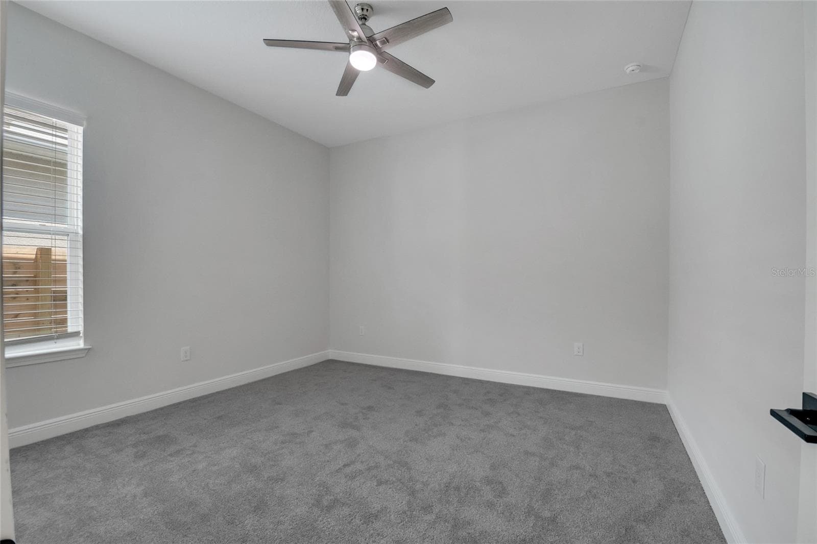 first bedroom - 19062 BLUELEAF ST, ORLANDO