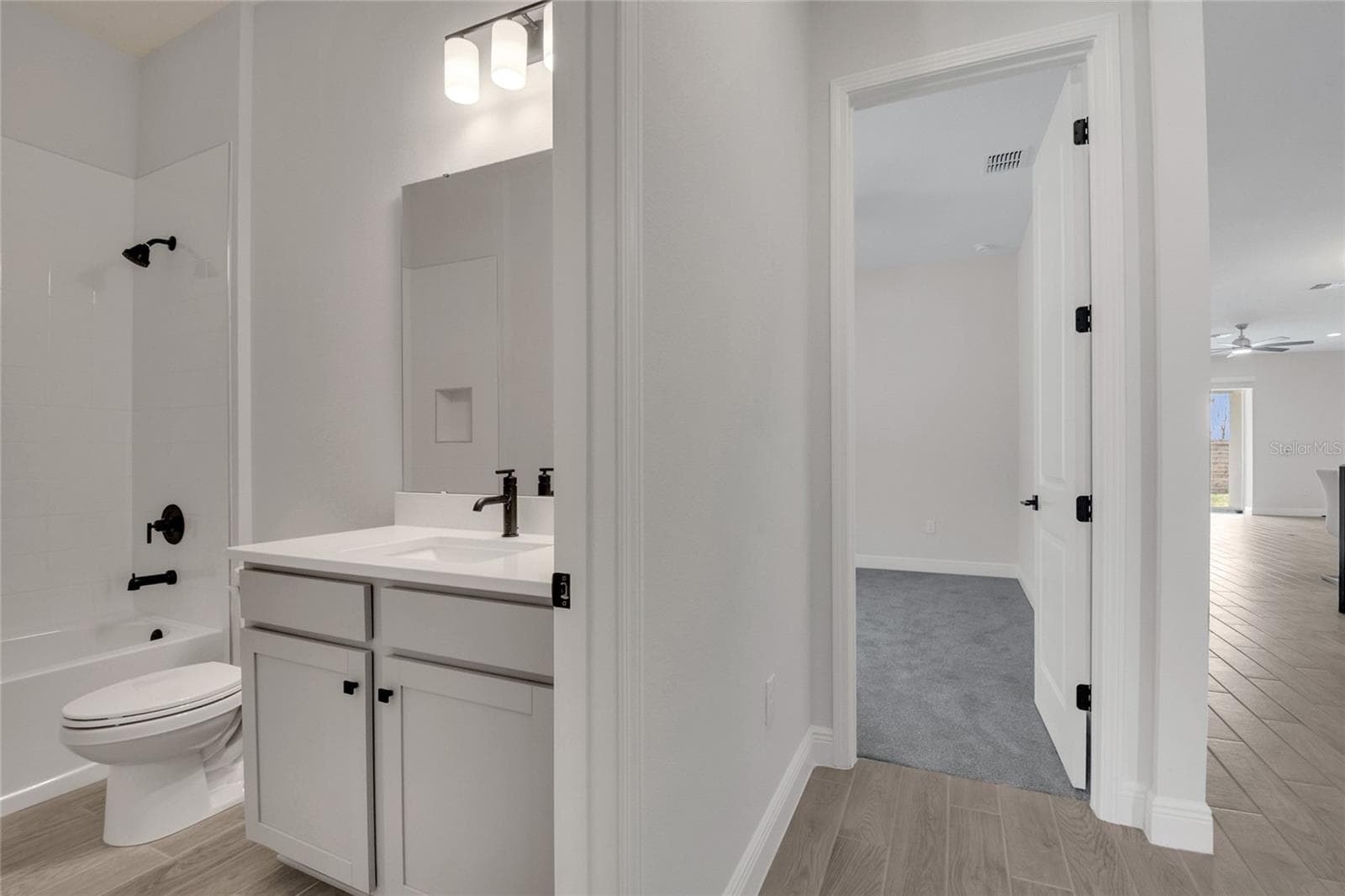 bathroom 1 - 19062 BLUELEAF ST, ORLANDO