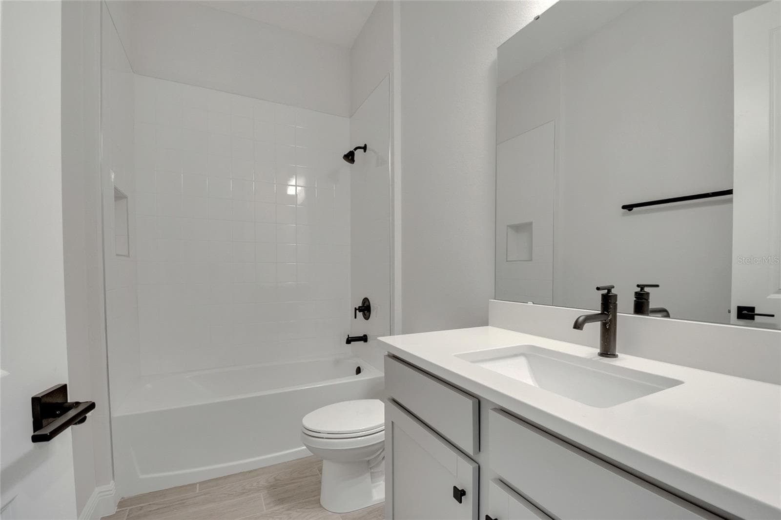bathroom - 19062 BLUELEAF ST, ORLANDO