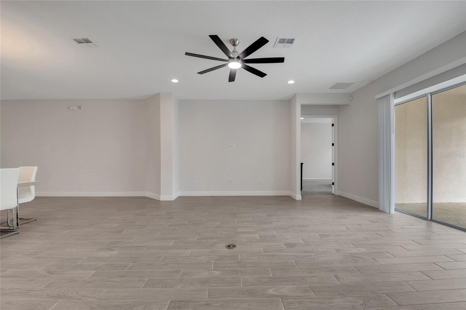 living room area - 19062 BLUELEAF ST, ORLANDO