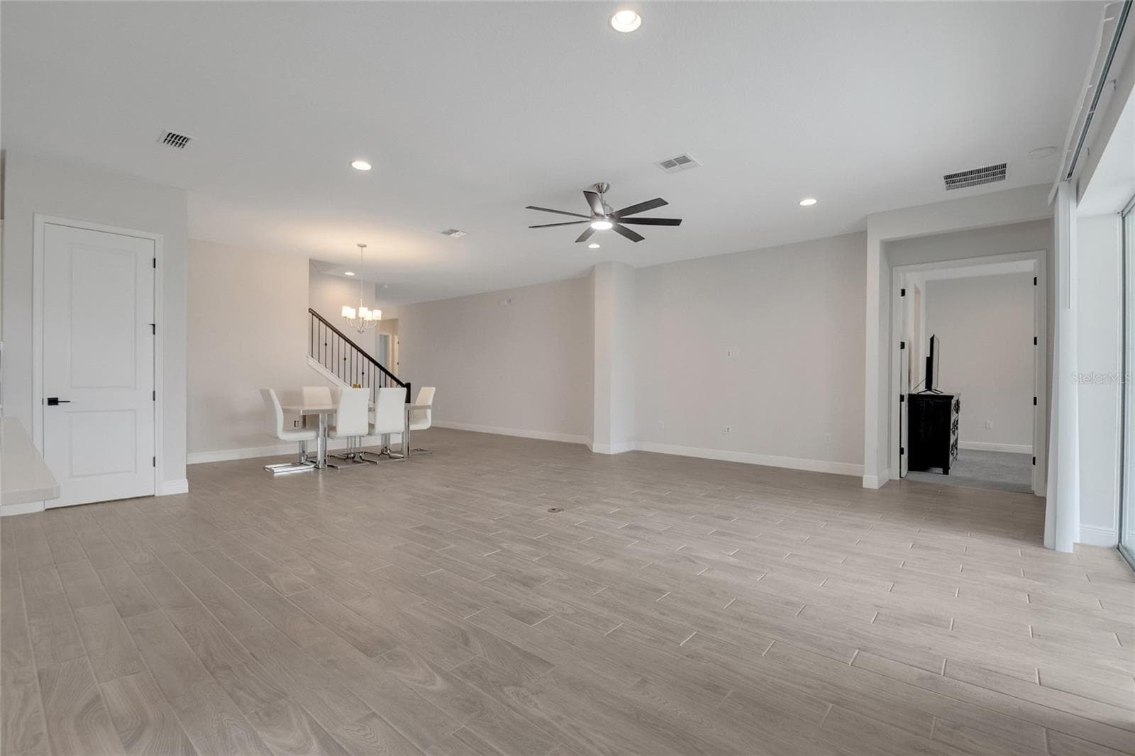 living room - 19062 BLUELEAF ST, ORLANDO