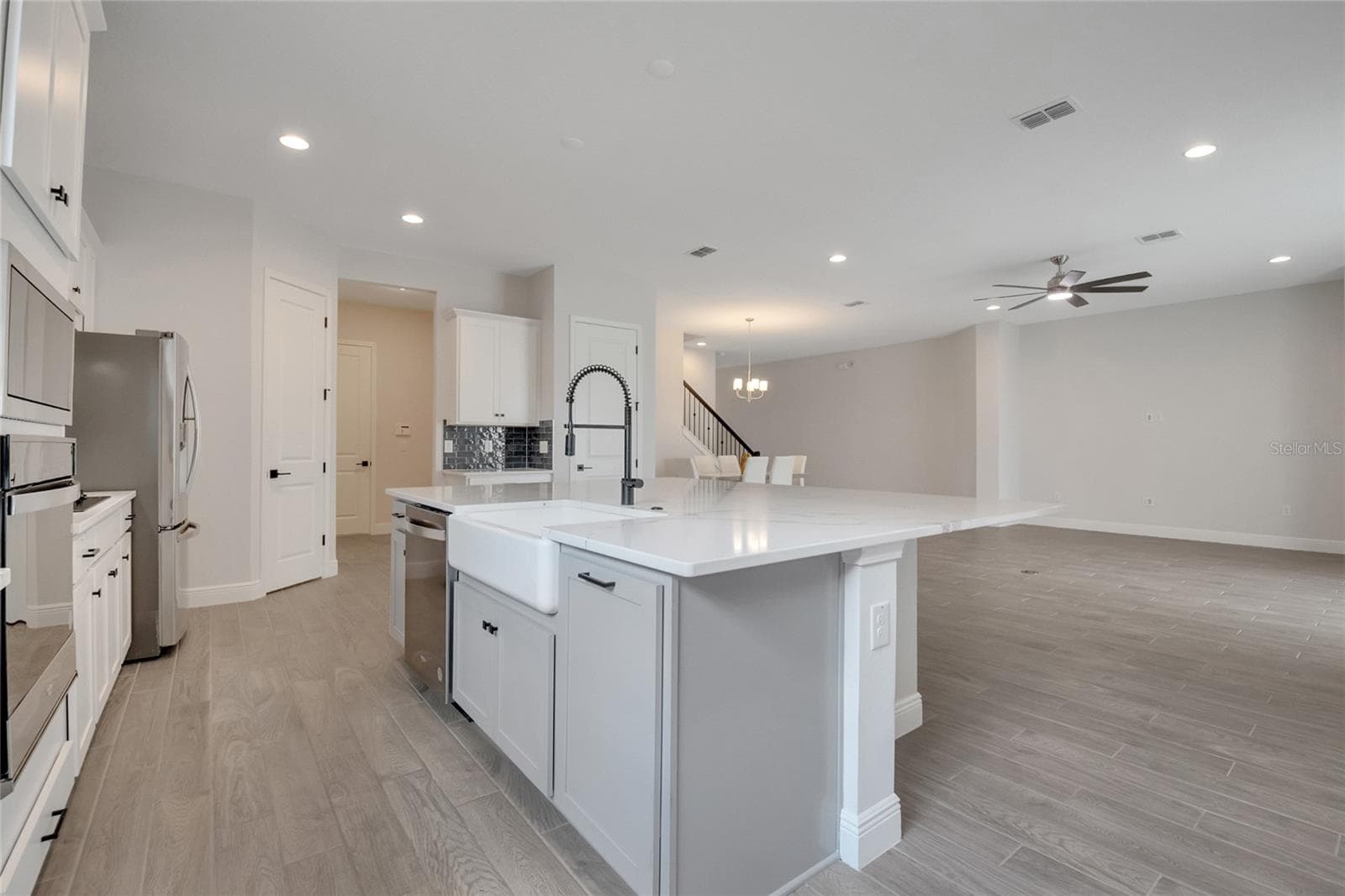 kitchen - 19062 BLUELEAF ST, ORLANDO