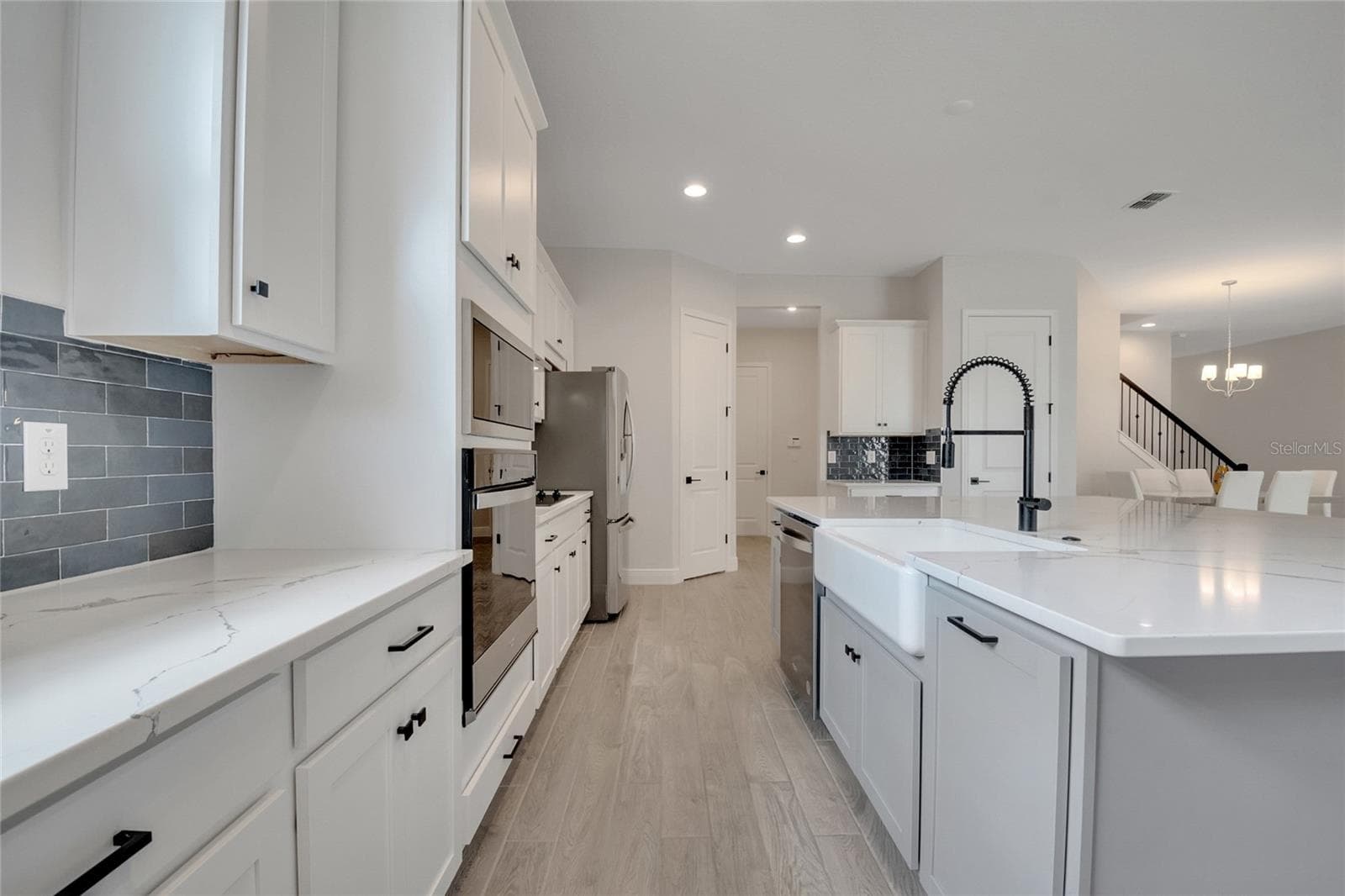 kitchen - 19062 BLUELEAF ST, ORLANDO
