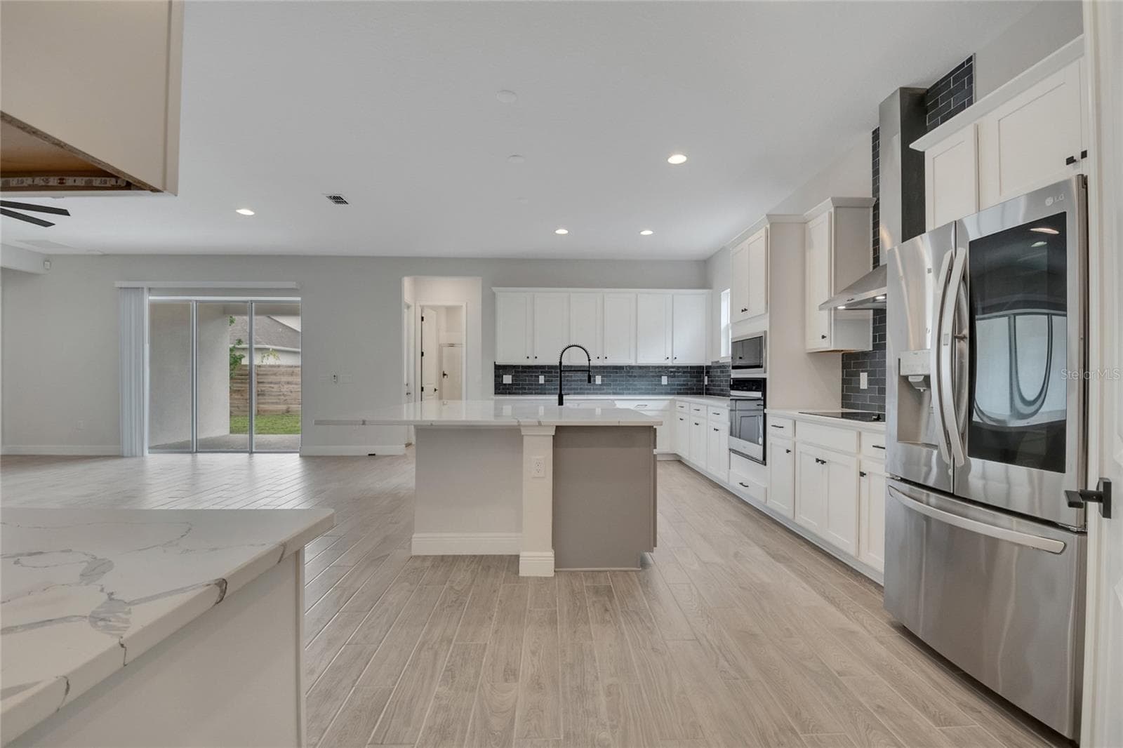 kitchen - 19062 BLUELEAF ST, ORLANDO