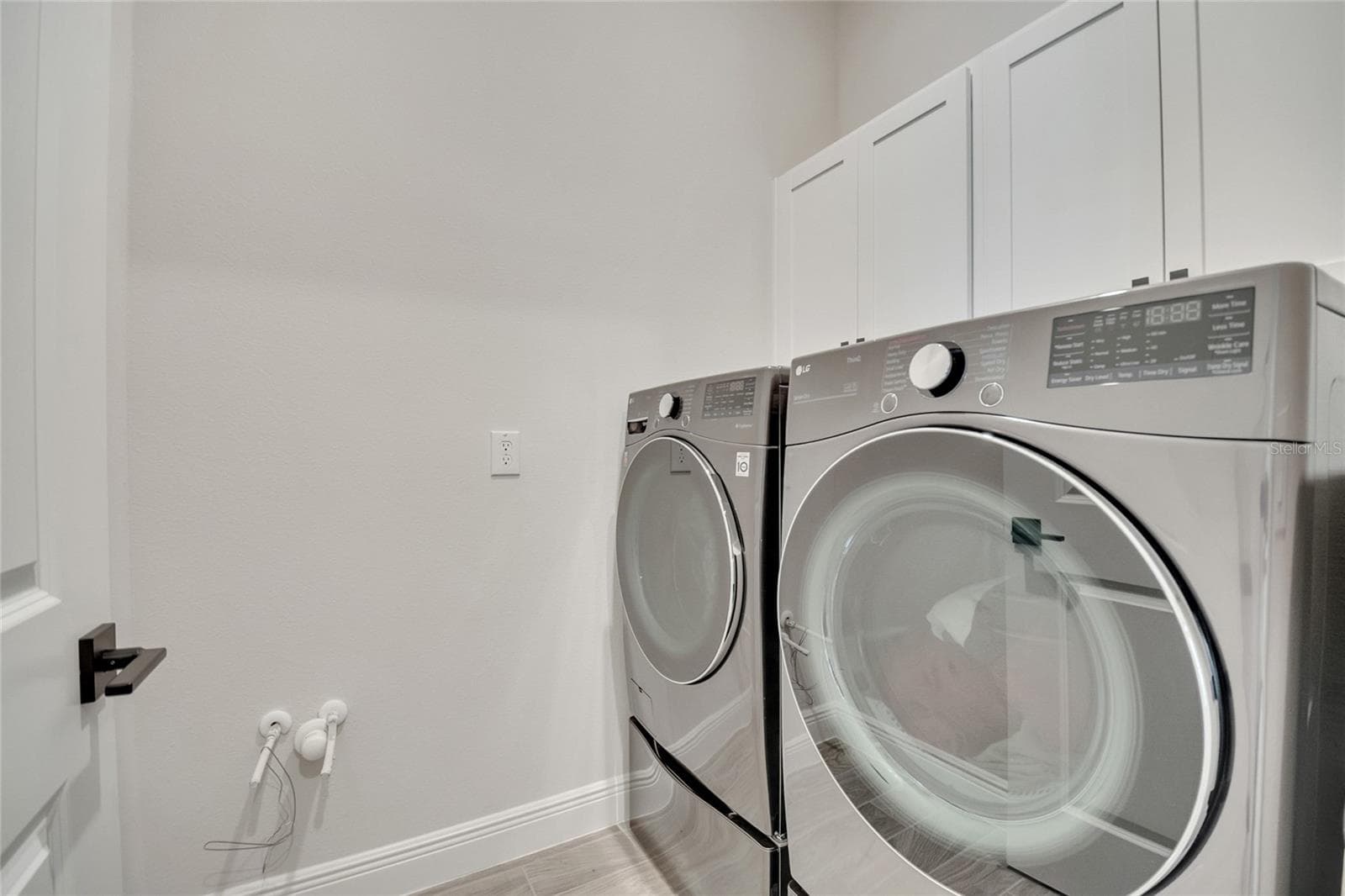 laundry - 19062 BLUELEAF ST, ORLANDO