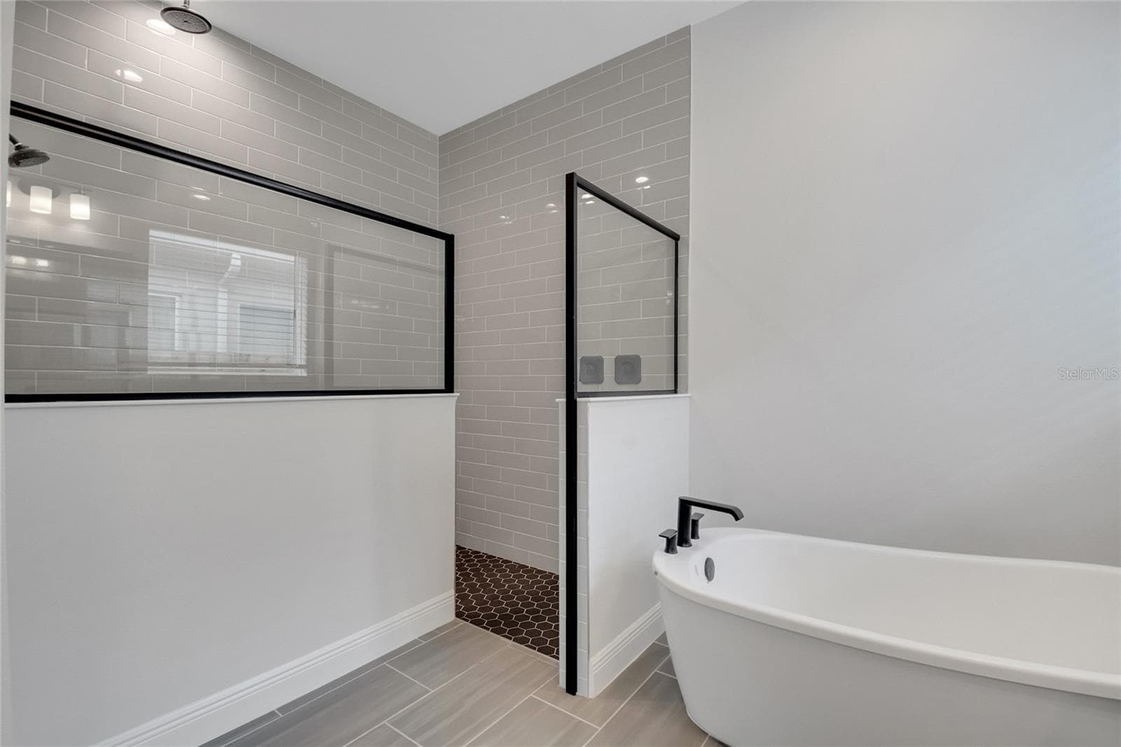 primary bath - 19062 BLUELEAF ST, ORLANDO