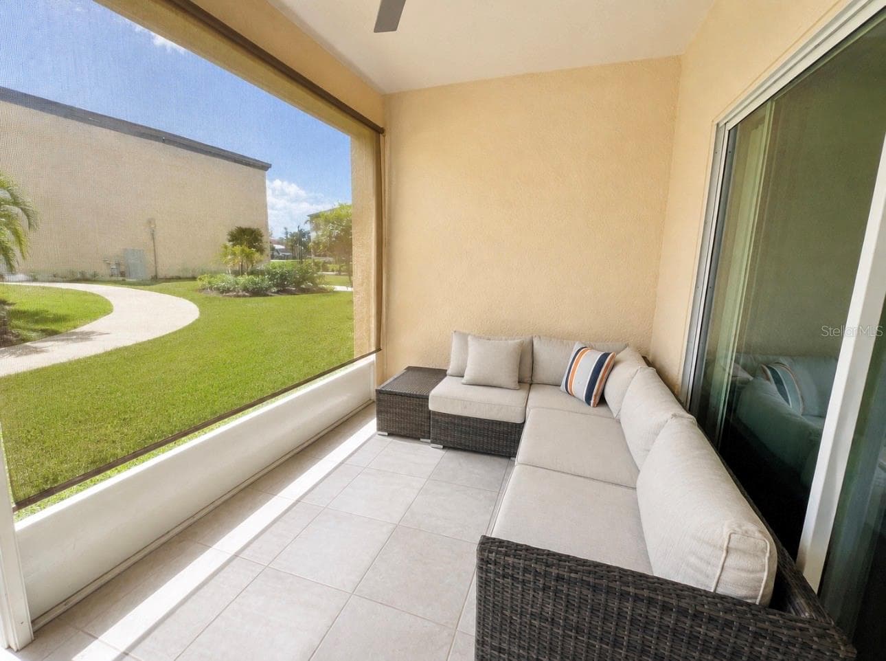 Townhouse at 4814 CORAL CASTLE DR, KISSIMMEE, photo 9 of 27