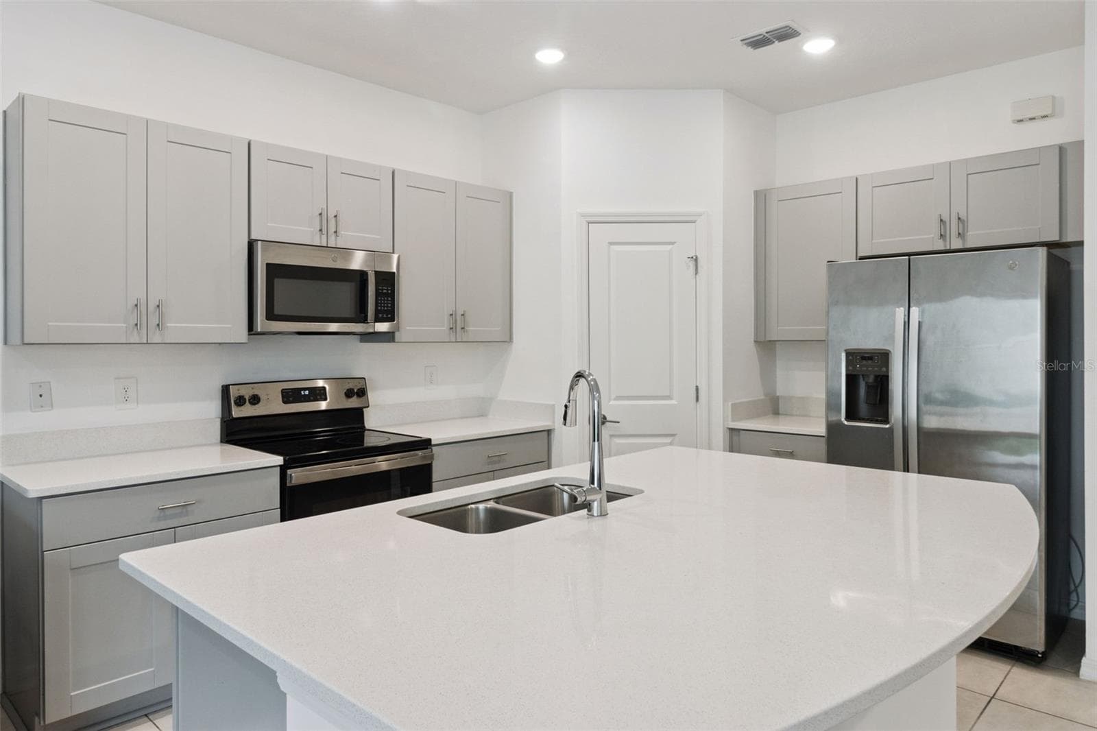 Townhouse at 2251 PORTRAIT ST, POINCIANA, photo 16 of 36
