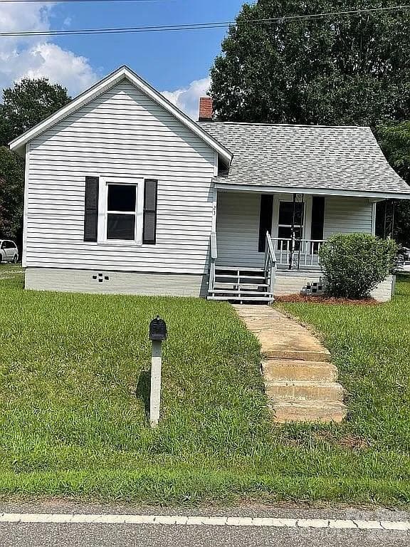 Single Family Residence at 23 Selma Drive, Mooresville, photo 2 of 29