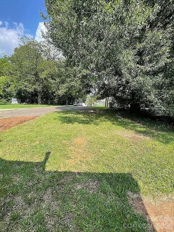 Single Family Residence at 23 Selma Drive, Mooresville, photo 7 of 29