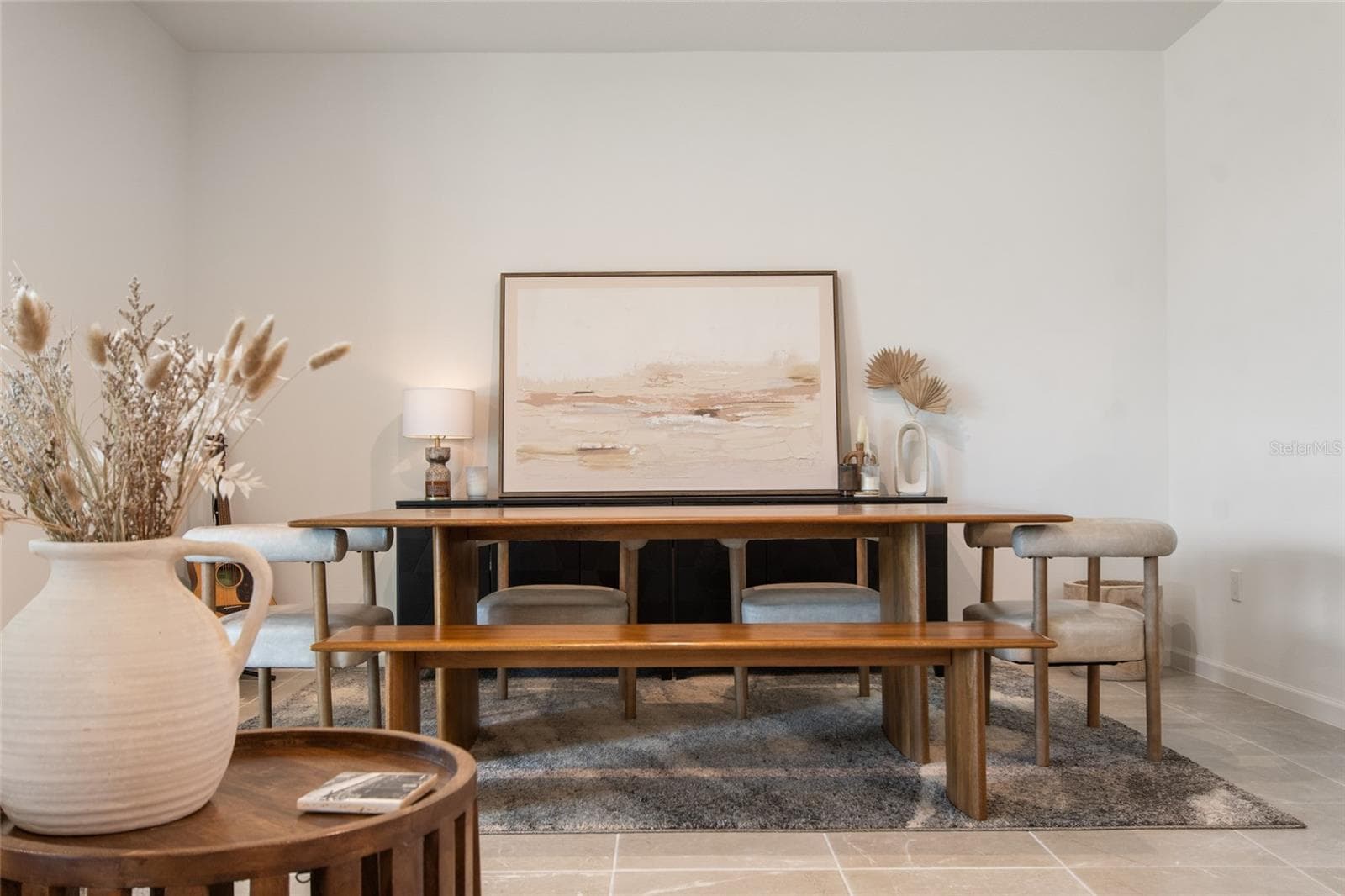 Peaceful and generous setting the alcove for dining creates a special space for family dinner. - 2685 SWEET ACACIA DR, CLERMONT