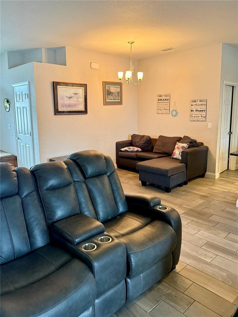 Living Area - 3339 PEARLY DR, LAKELAND