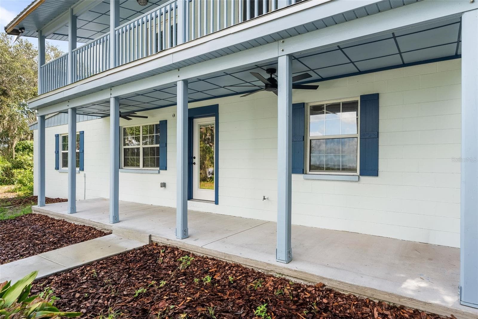 Single Family Residence at 177 E COWPEN LAKE RD, HAWTHORNE, photo 3 of 39