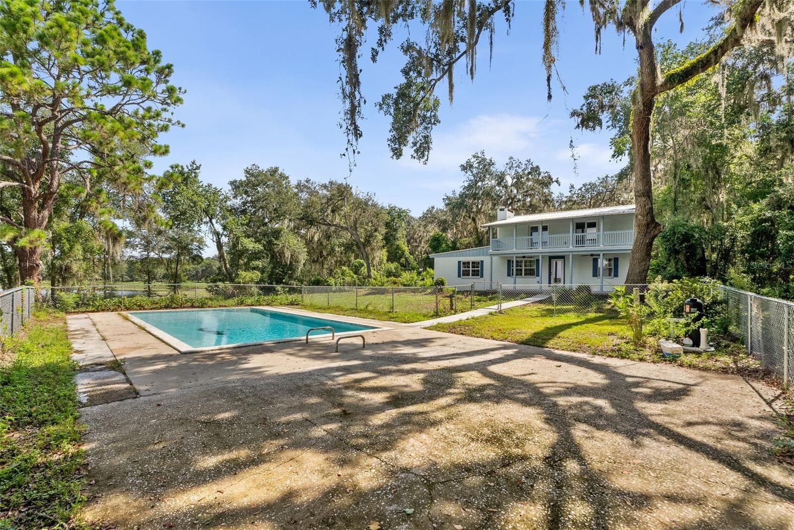 Single Family Residence at 177 E COWPEN LAKE RD, HAWTHORNE, photo 32 of 39