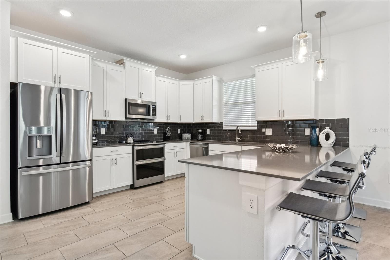Open kitchen - 9266 SOMMERSET HILLS DR, DAVENPORT
