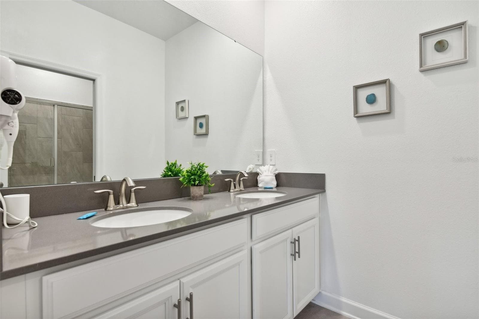 Downstairs en suite bathroom - 9266 SOMMERSET HILLS DR, DAVENPORT