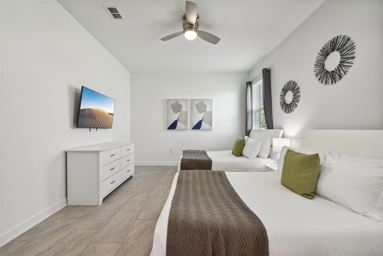 Extra room downstairs - 9266 SOMMERSET HILLS DR, DAVENPORT