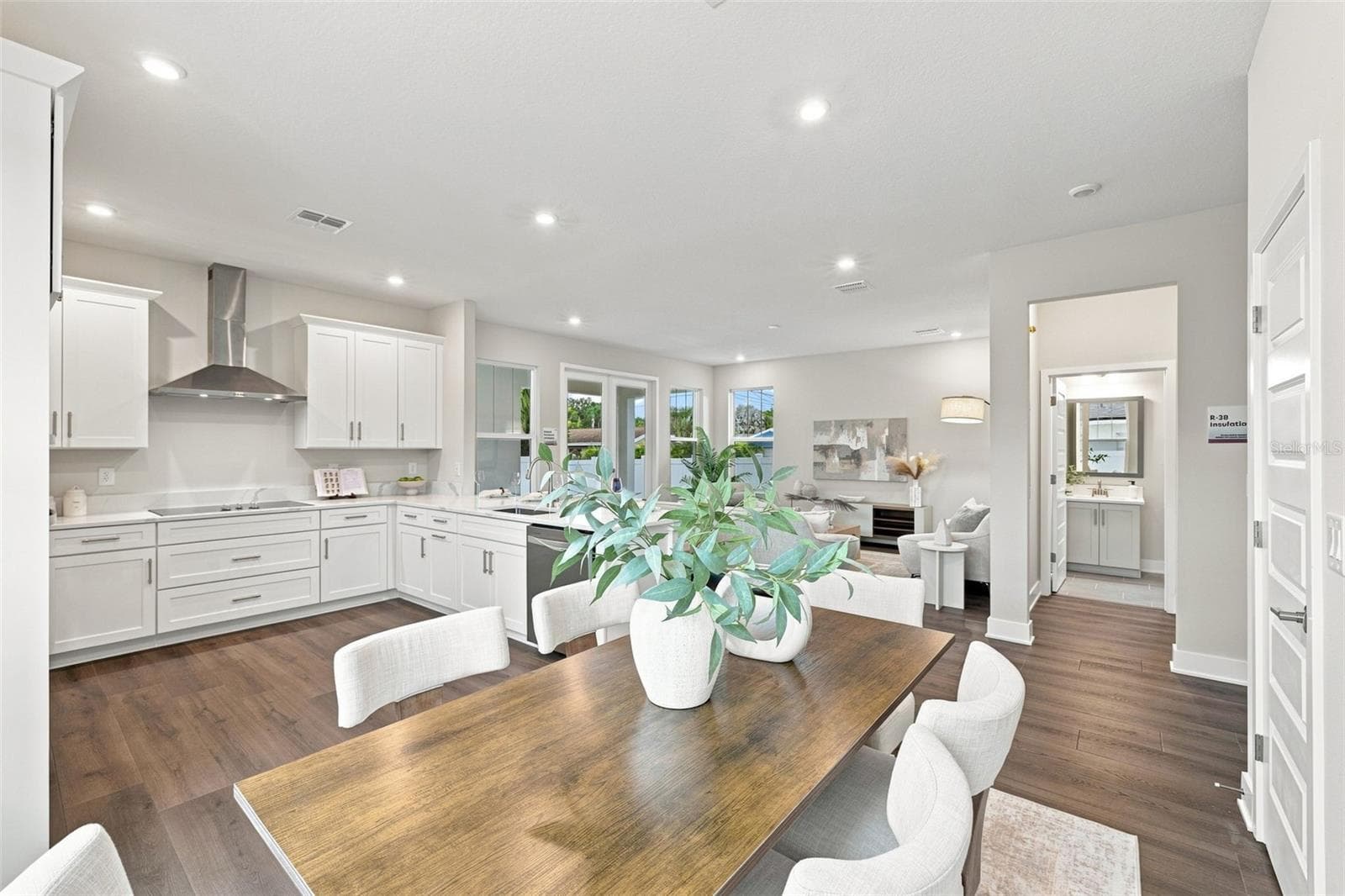 Single Family Residence at 5633 DARTMOUTH AVE N, ST PETERSBURG, photo 14 of 44