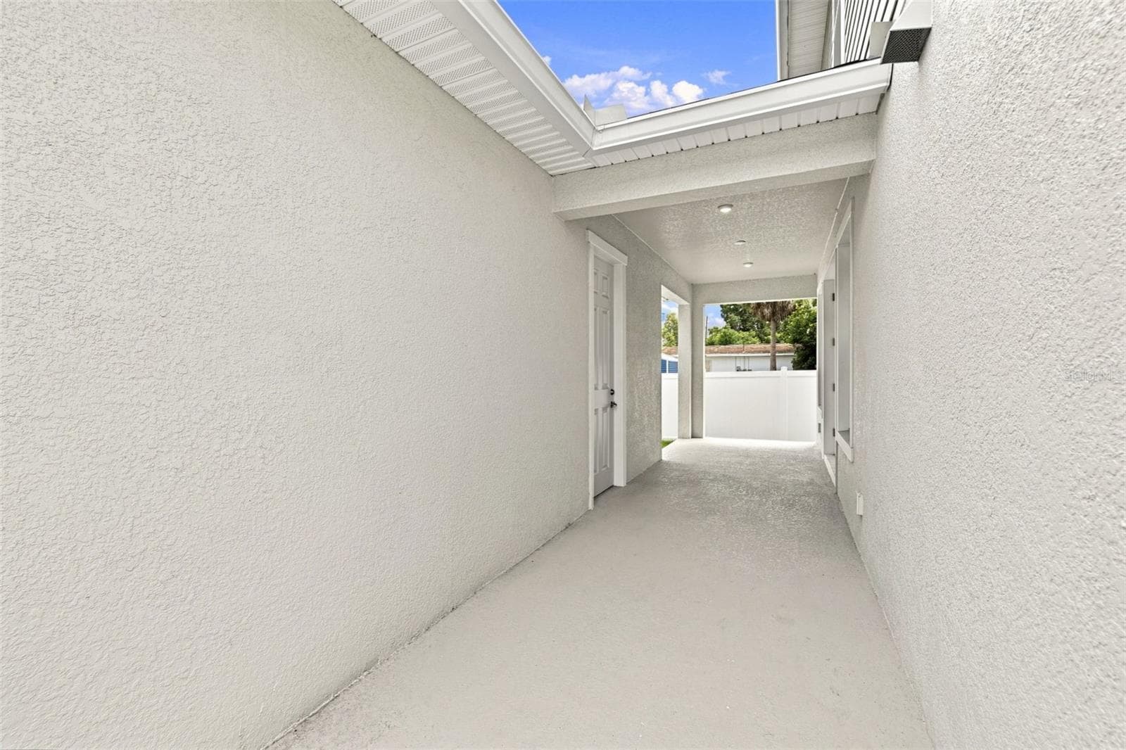 Single Family Residence at 5633 DARTMOUTH AVE N, ST PETERSBURG, photo 34 of 44