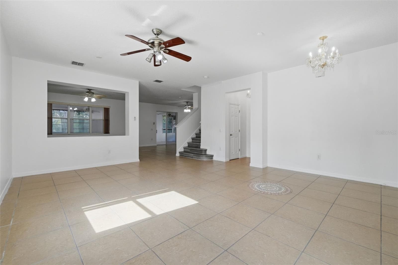 Single Family Residence at 2830 PAYNES PRAIRIE CIR, KISSIMMEE, photo 3 of 42