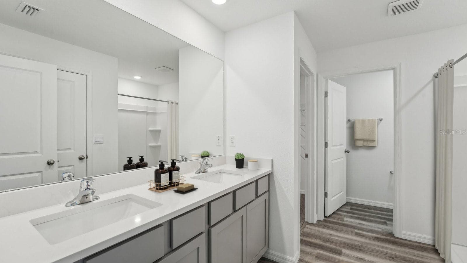 Single Family Residence at 15009 CROSSHALL STREAM DR, WIMAUMA, photo 20 of 22