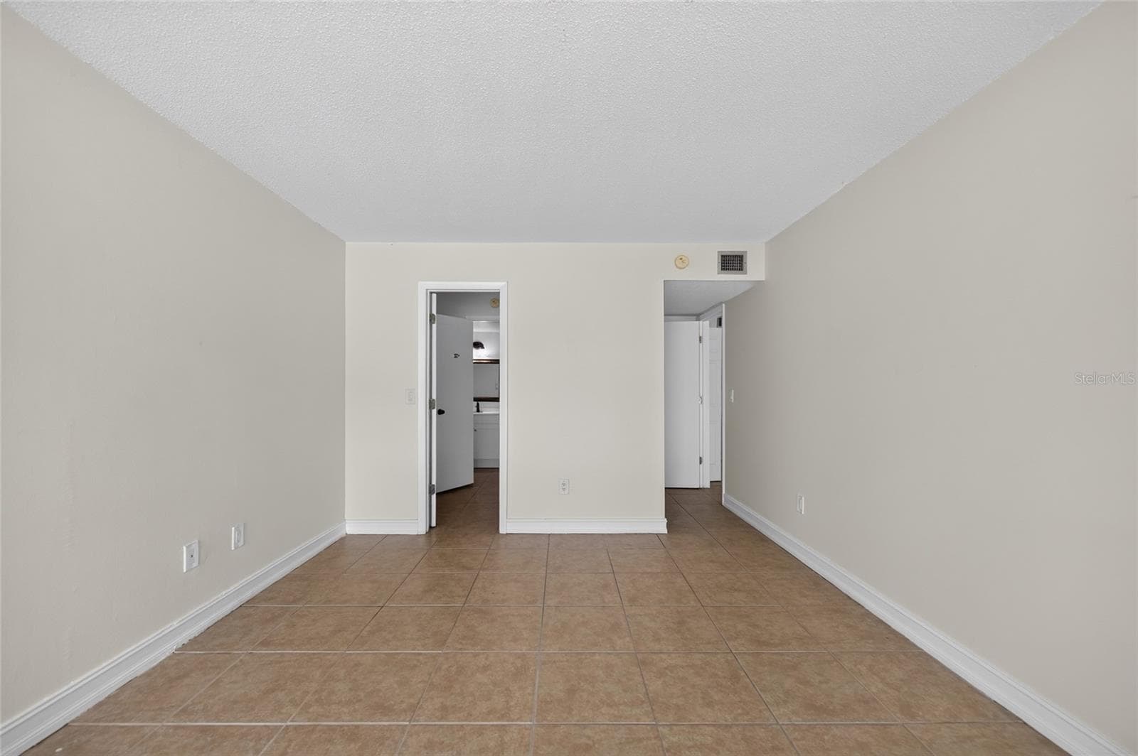Large Master Bedroom with lots of windows - 3461 CLARK RD #160, SARASOTA