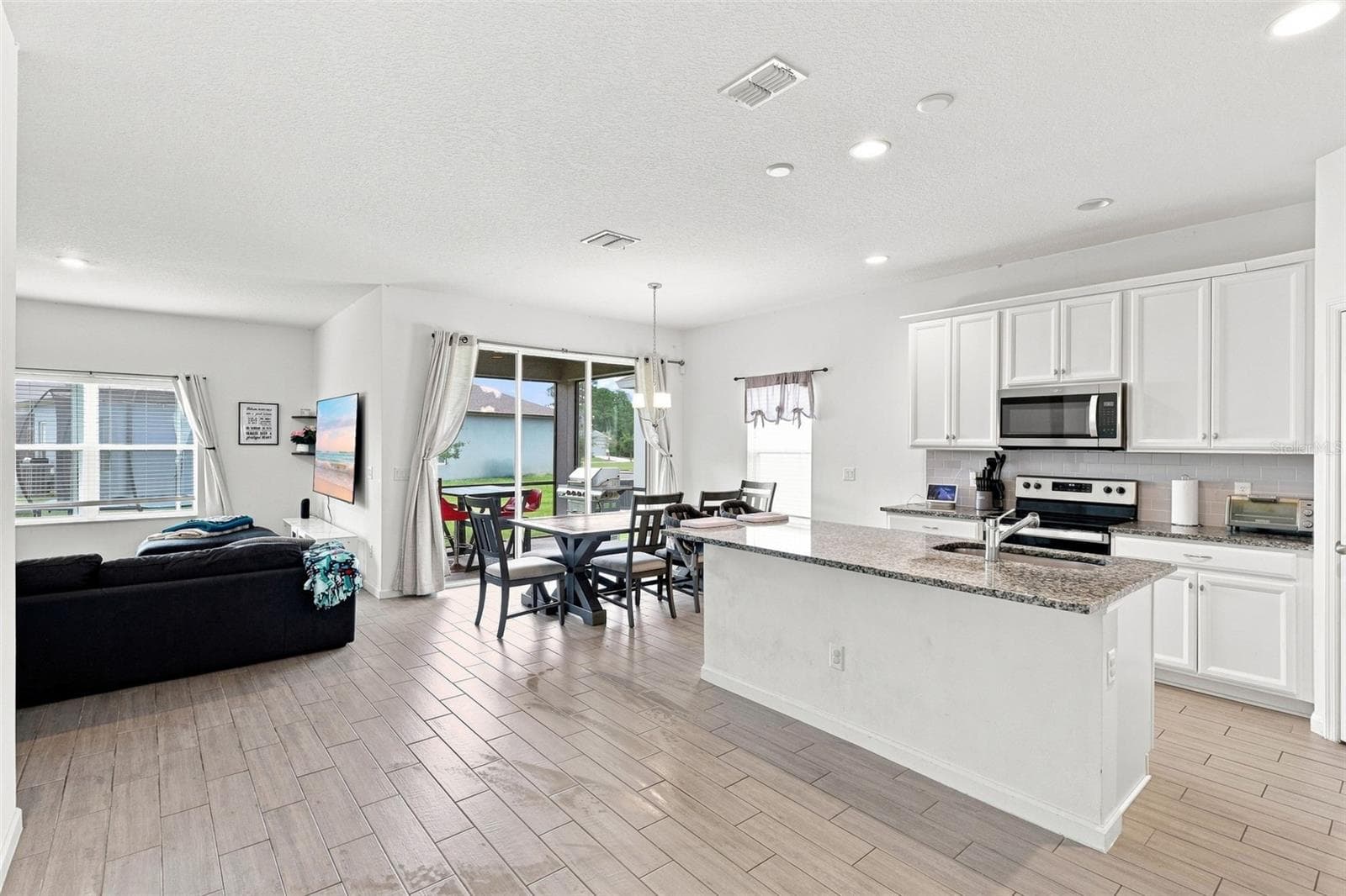 Single Family Residence at 1005 CHELAN FALLS DR, DELAND, photo 18 of 40