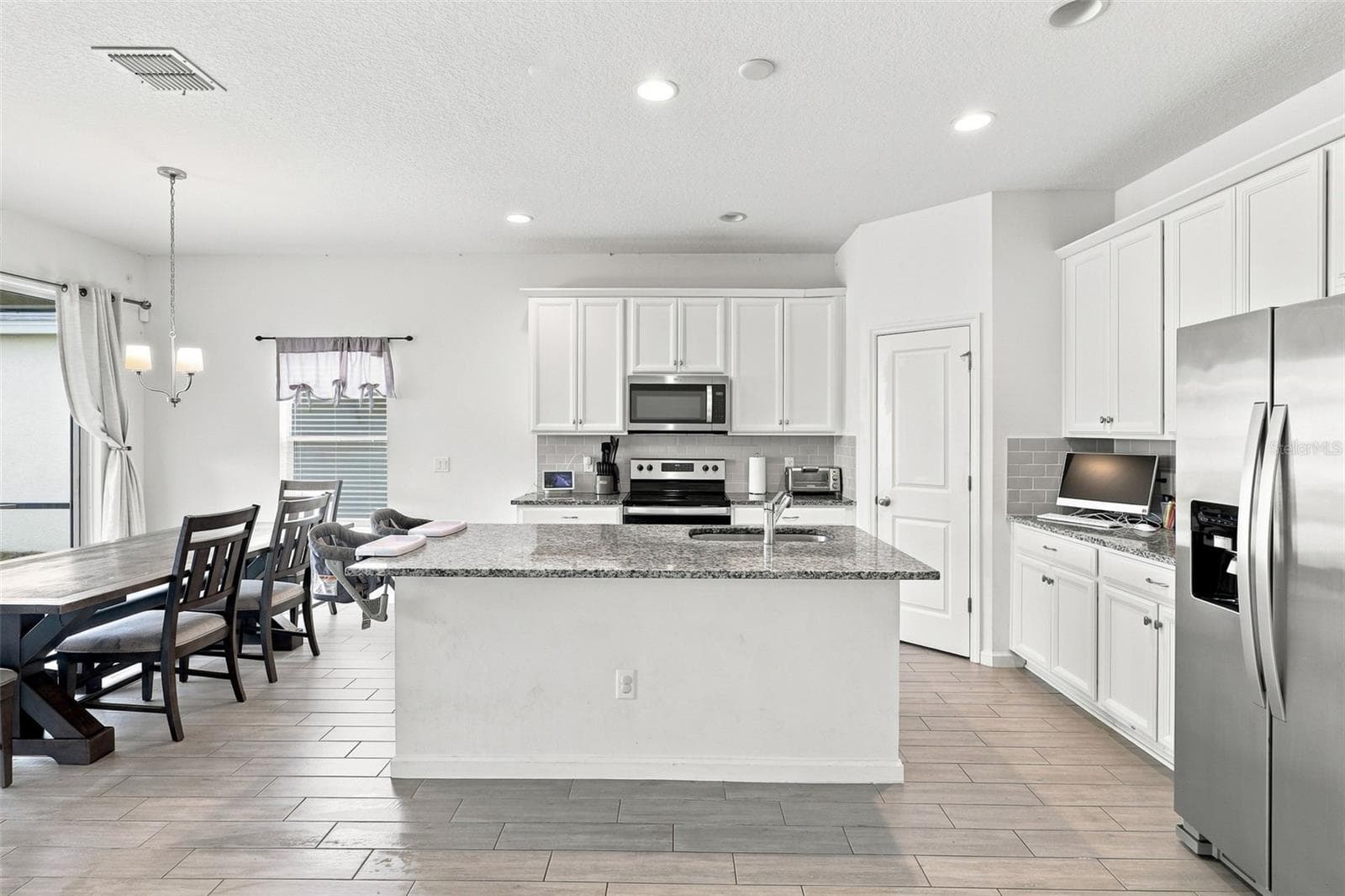 Single Family Residence at 1005 CHELAN FALLS DR, DELAND, photo 19 of 40