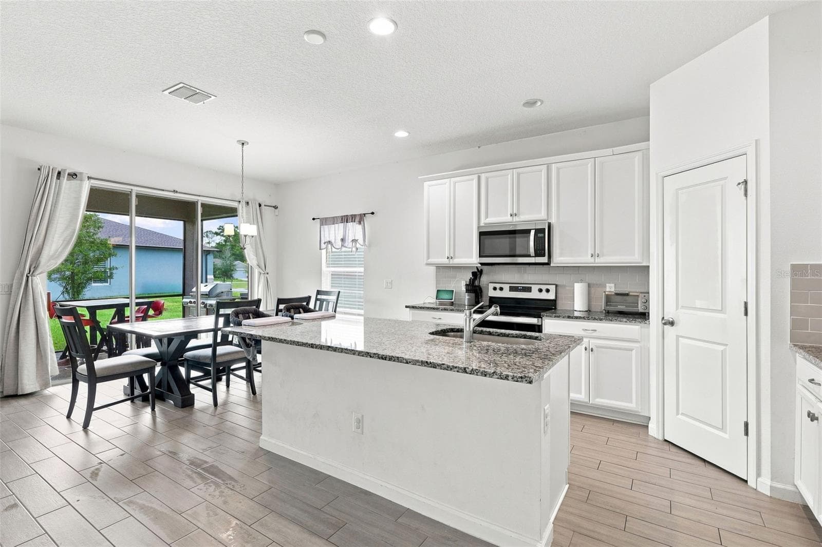 Single Family Residence at 1005 CHELAN FALLS DR, DELAND, photo 20 of 40