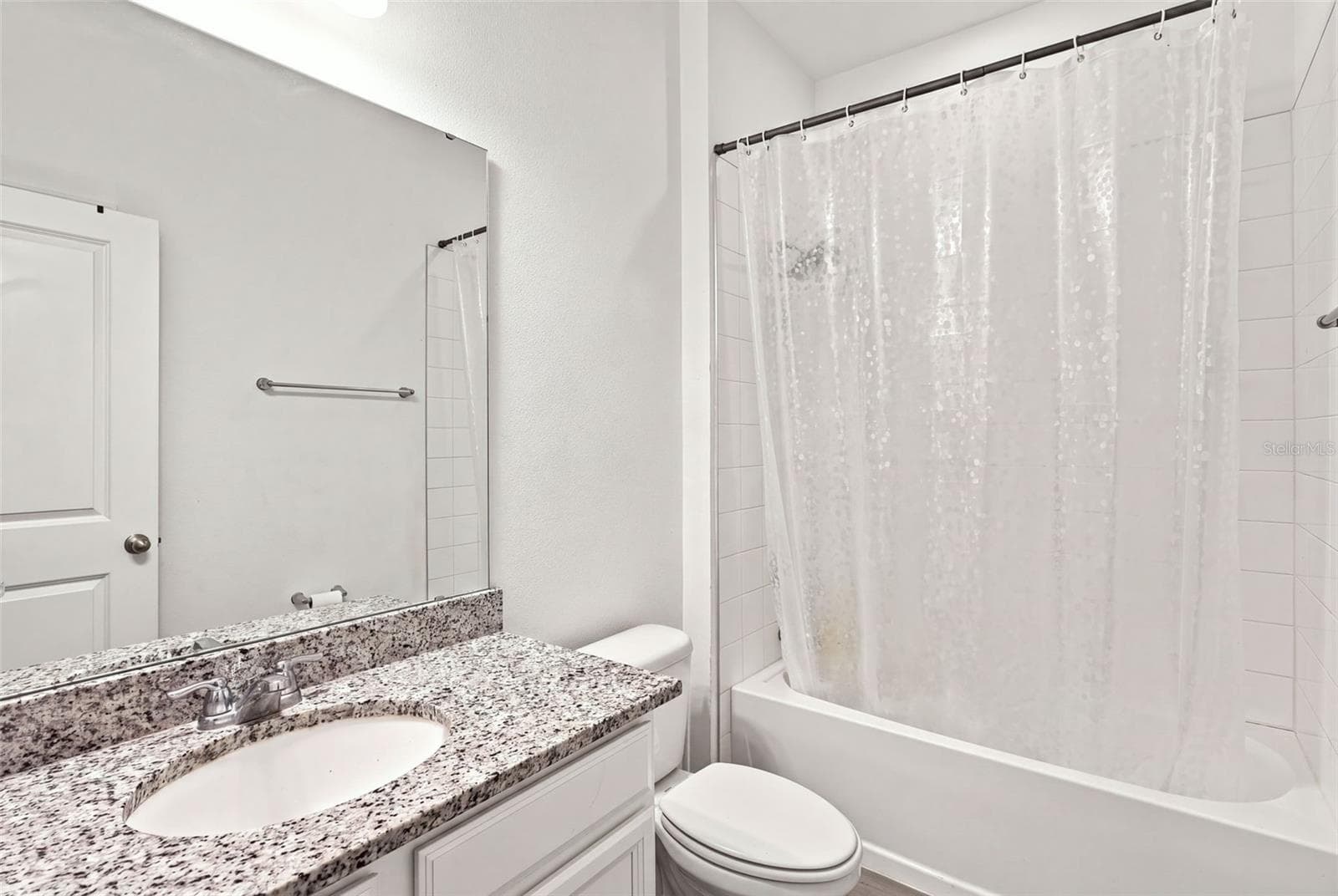 Single Family Residence at 1005 CHELAN FALLS DR, DELAND, photo 37 of 40