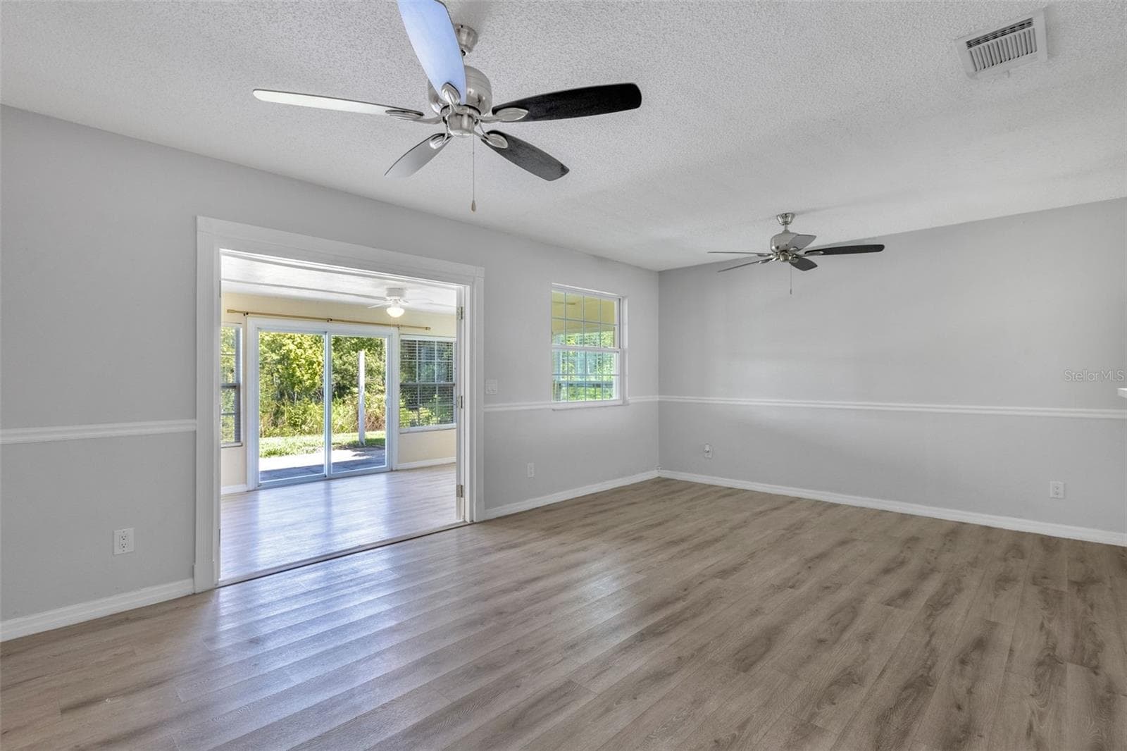 Townhouse at 2037 WATERLEAF ST, ORLANDO, photo 12 of 41