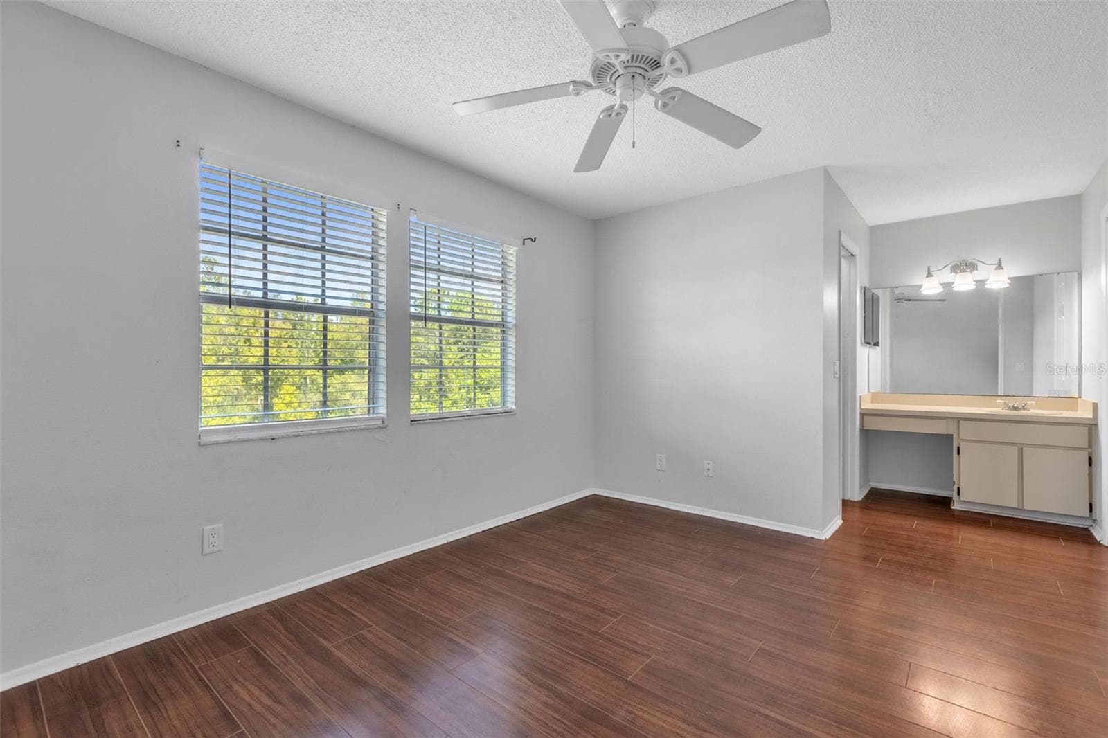 Townhouse at 2037 WATERLEAF ST, ORLANDO, photo 21 of 41