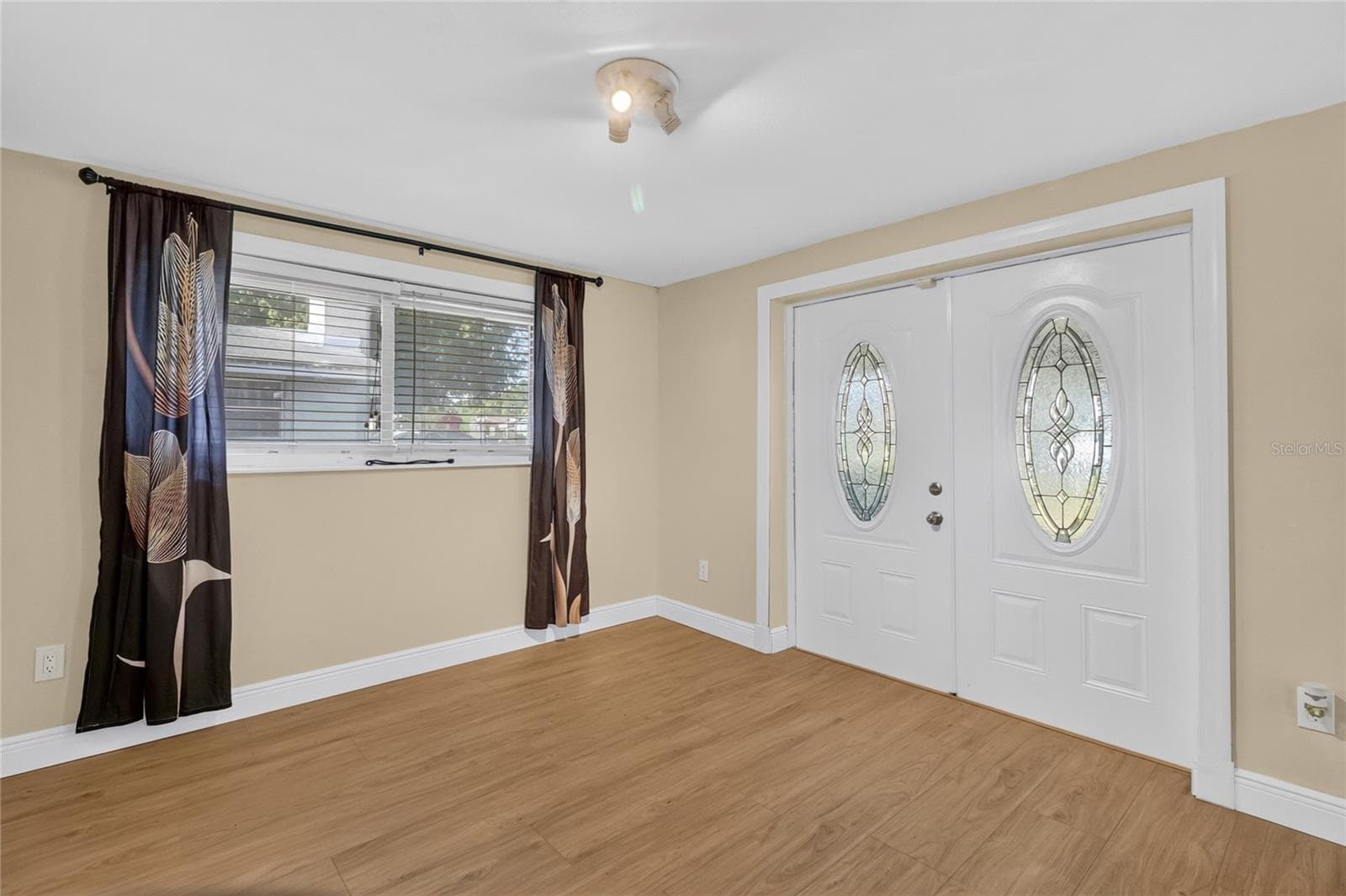 Single Family Residence at 3104 STEWART ST, LAKELAND, photo 3 of 30