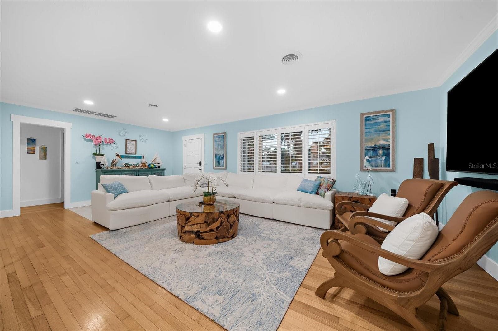 Single Family Residence at 751 MANDALAY AVE, CLEARWATER BEACH, photo 4 of 58