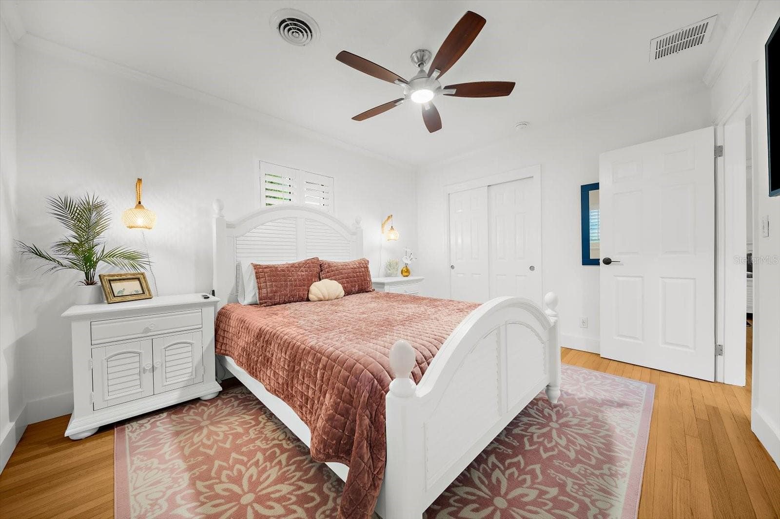 Single Family Residence at 751 MANDALAY AVE, CLEARWATER BEACH, photo 23 of 58
