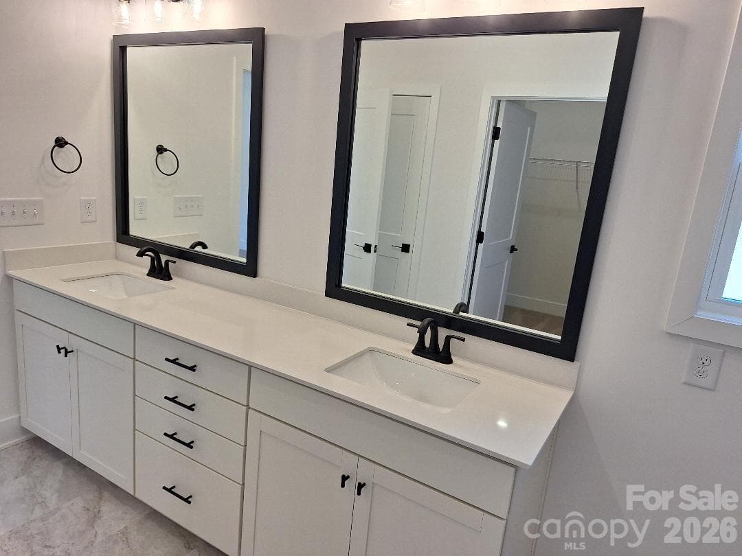 Primary Bathroom Vanity - 5147 Colchester Court, Catawba