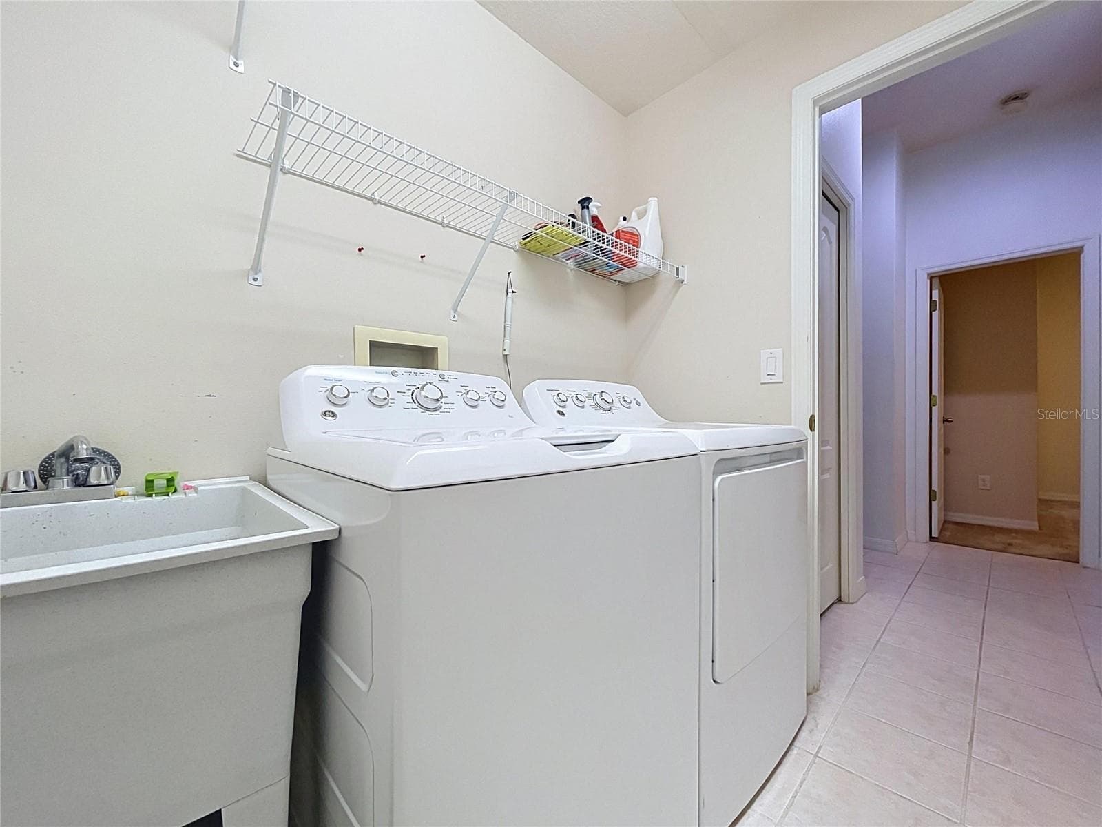 Laundry Room - 1124 SPLIT SILK ST, VALRICO