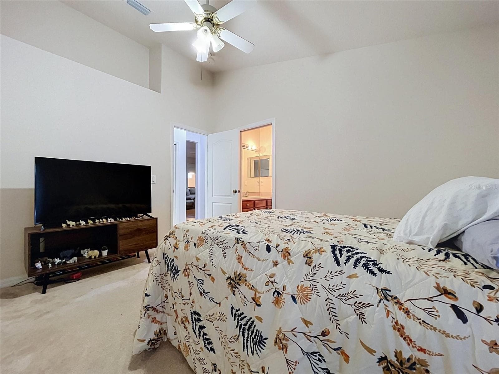 Jack and Jill Bedroom - 1124 SPLIT SILK ST, VALRICO