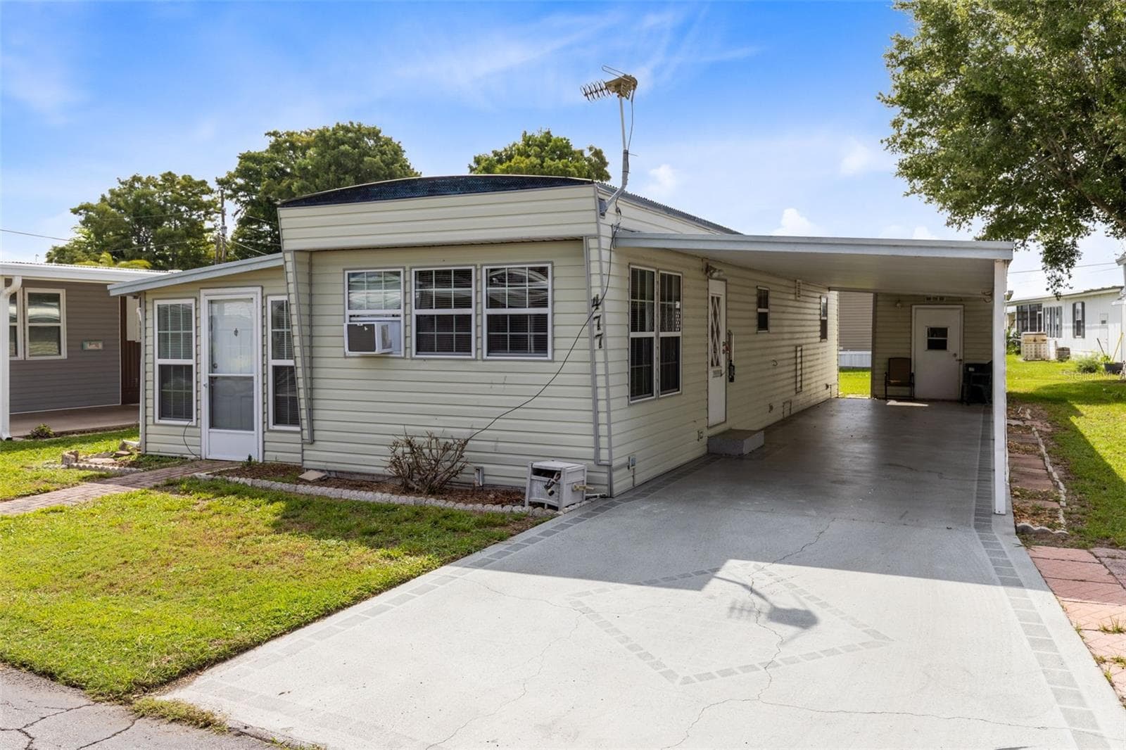 Mobile Home at 477 MARINA LN, TAVARES, photo 2 of 31