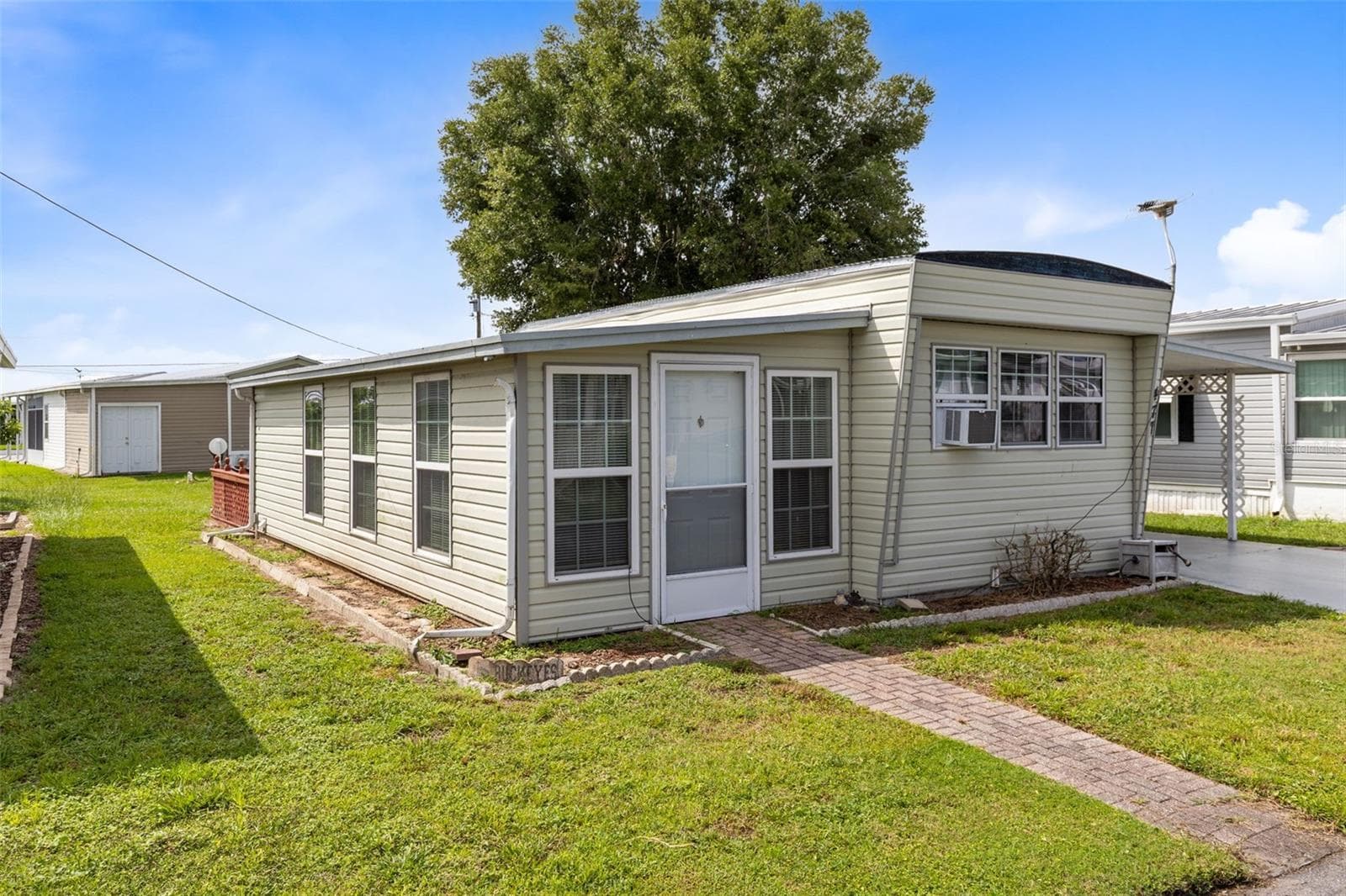 Mobile Home at 477 MARINA LN, TAVARES, photo 4 of 31