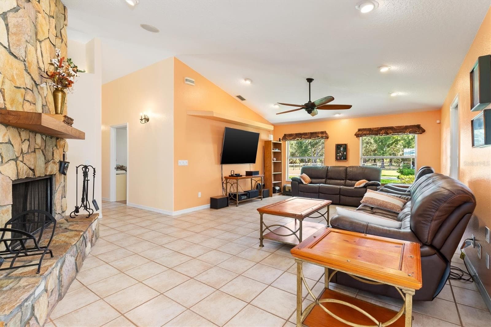 Large family room - NORTH PORT CHARLOTTE ESTATES ADD 02, NORTH PORT