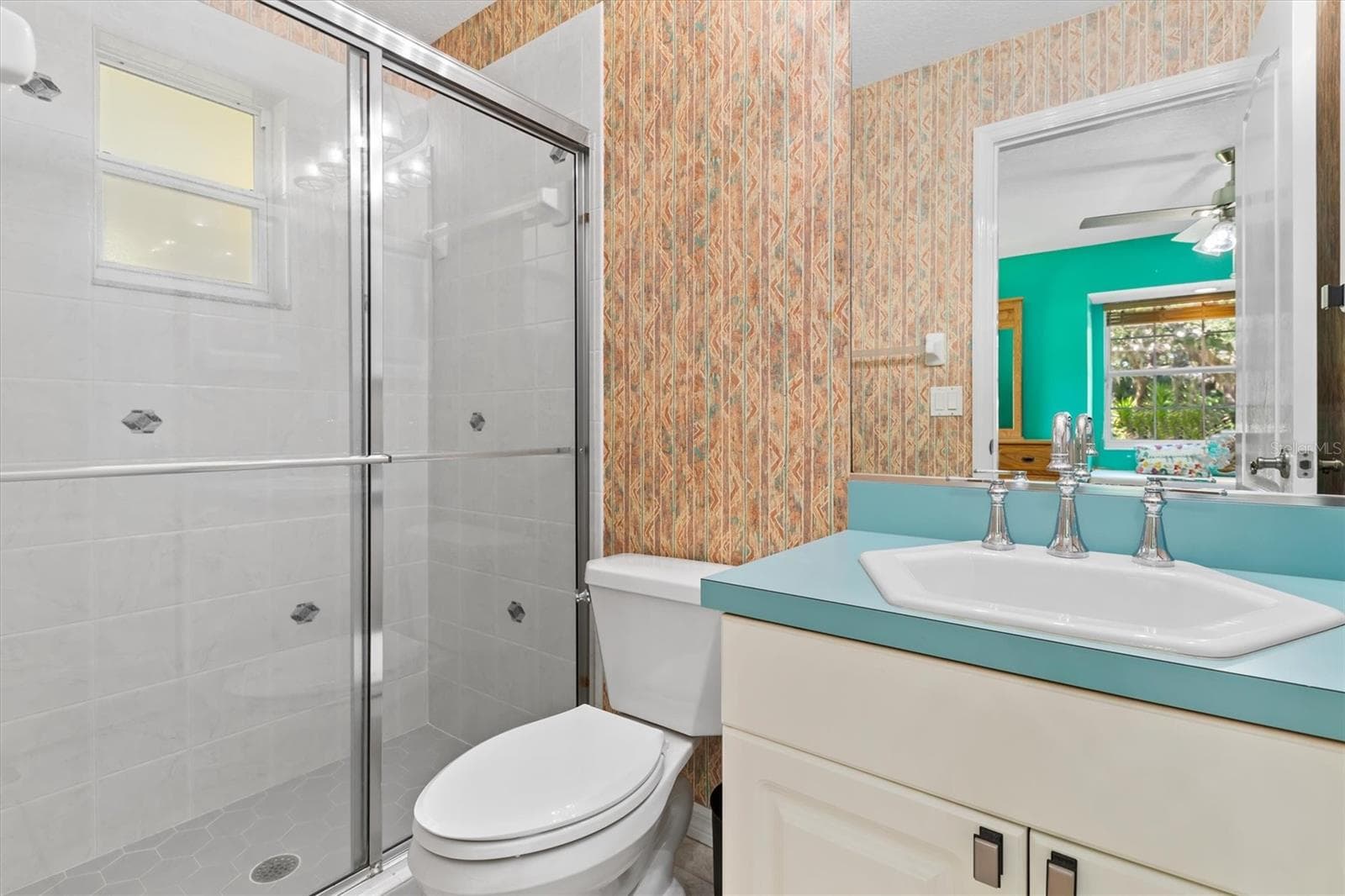 Walk in shower and medicine cabinet - NORTH PORT CHARLOTTE ESTATES ADD 02, NORTH PORT