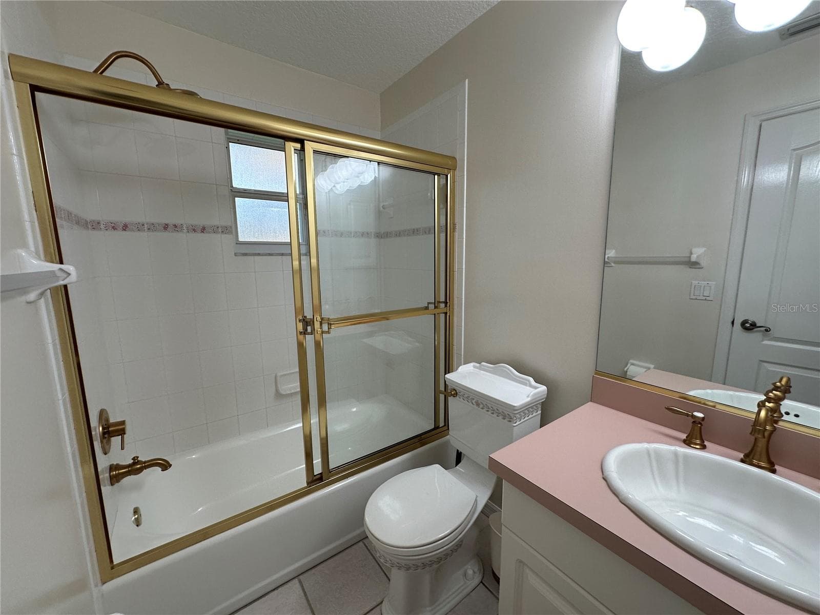 Tub/Shower Comboand medicine cabinet - NORTH PORT CHARLOTTE ESTATES ADD 02, NORTH PORT