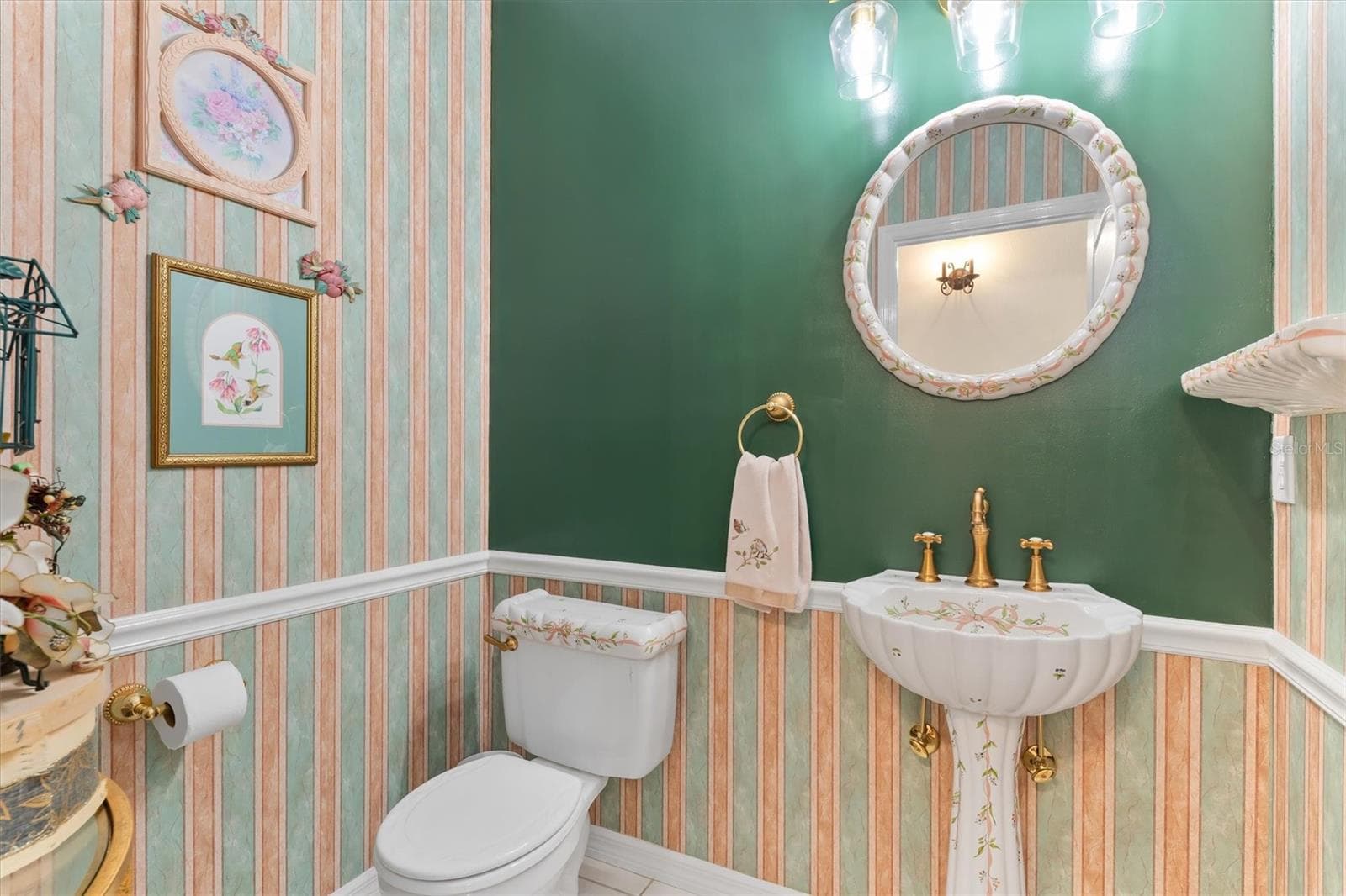 Powder room pedestal lav - NORTH PORT CHARLOTTE ESTATES ADD 02, NORTH PORT
