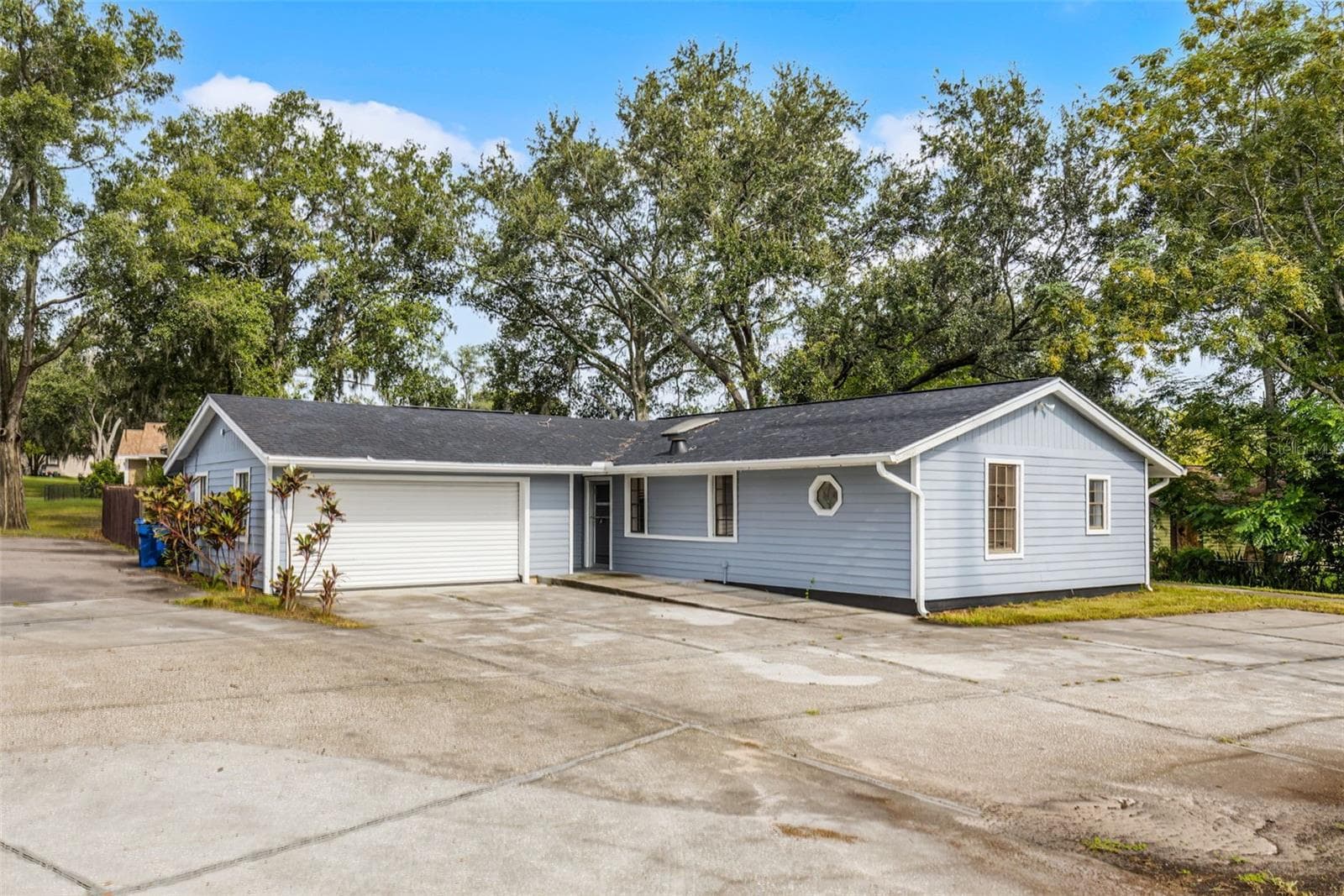 697 E ANDERSON RD
