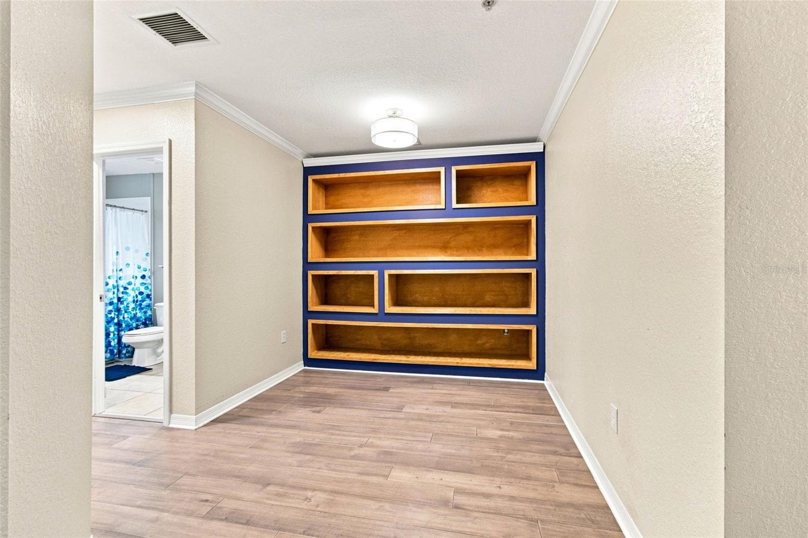 Townhouse at 9801 MEADOW FIELD CIR, TAMPA, photo 6 of 48